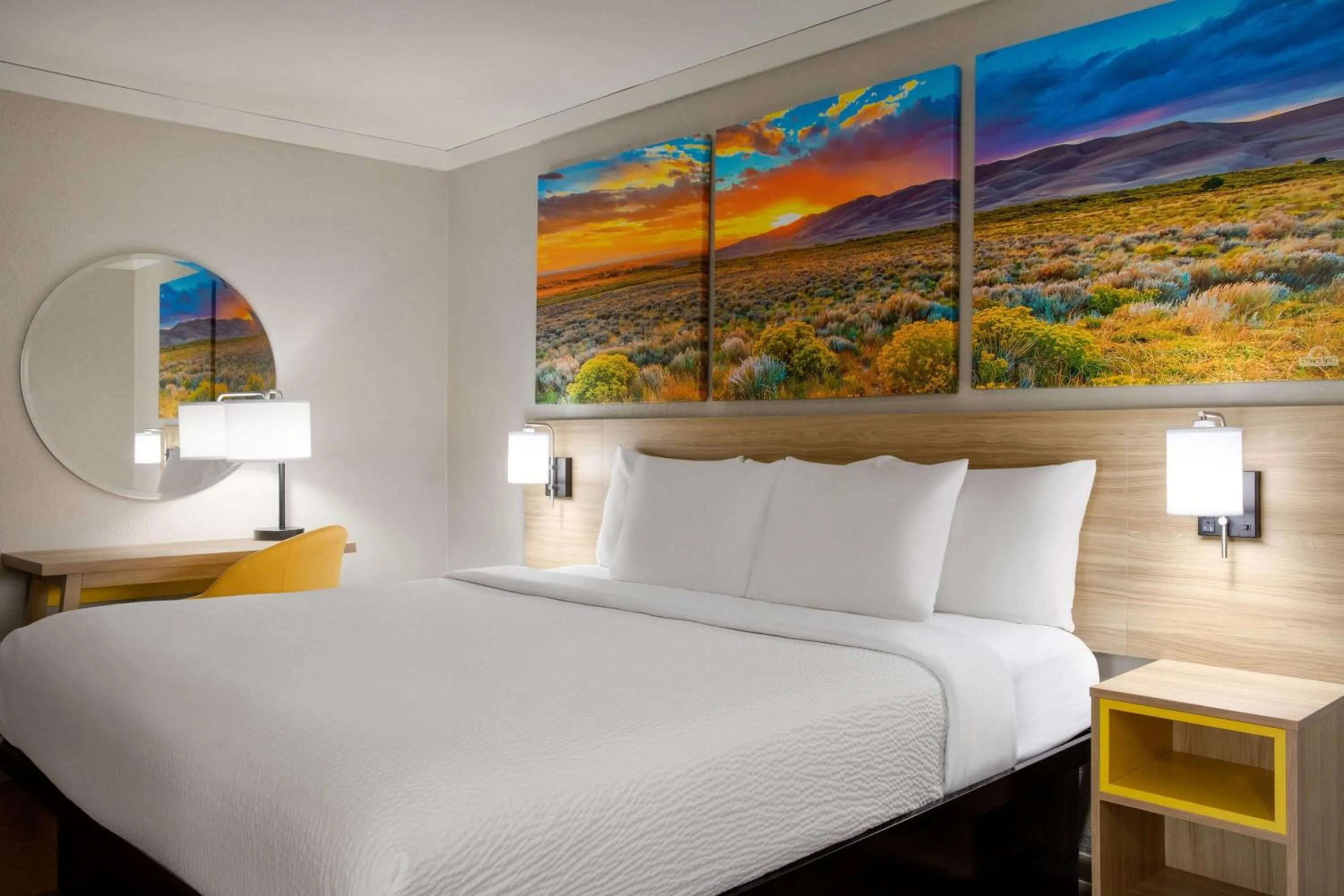 Photo of the whole room, Bed in Days Inn by Wyndham Suites Fredericksburg