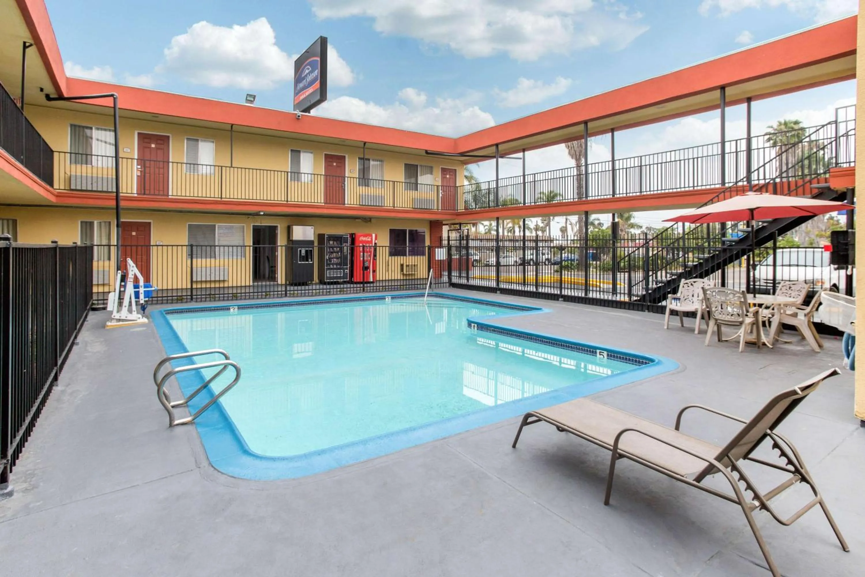 Howard Johnson Suites by Wyndham San Diego Chula Vista BayFront