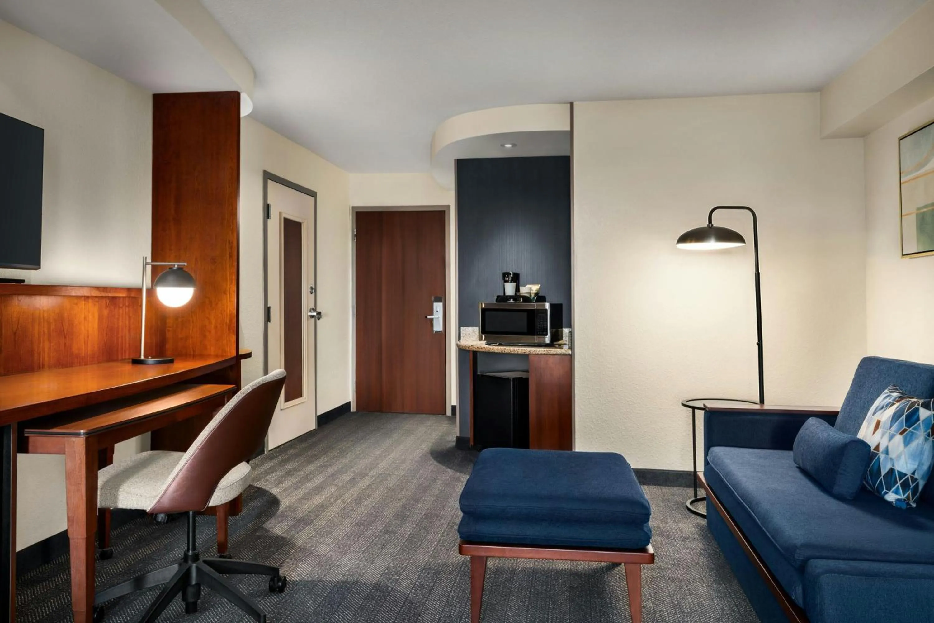 Photo of the whole room in Courtyard Mt. Holly Westampton