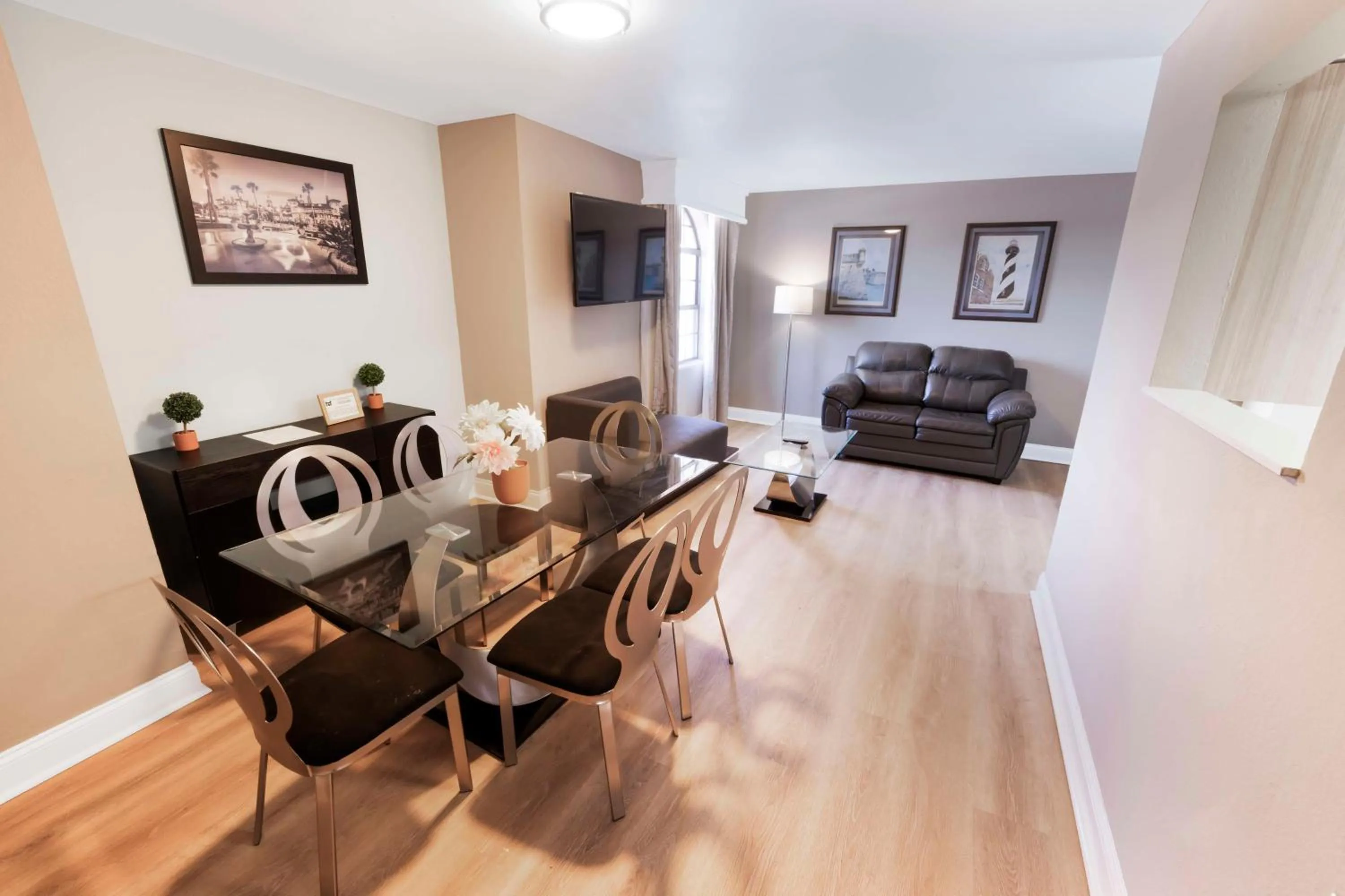 Photo of the whole room in Best Western Historical Inn