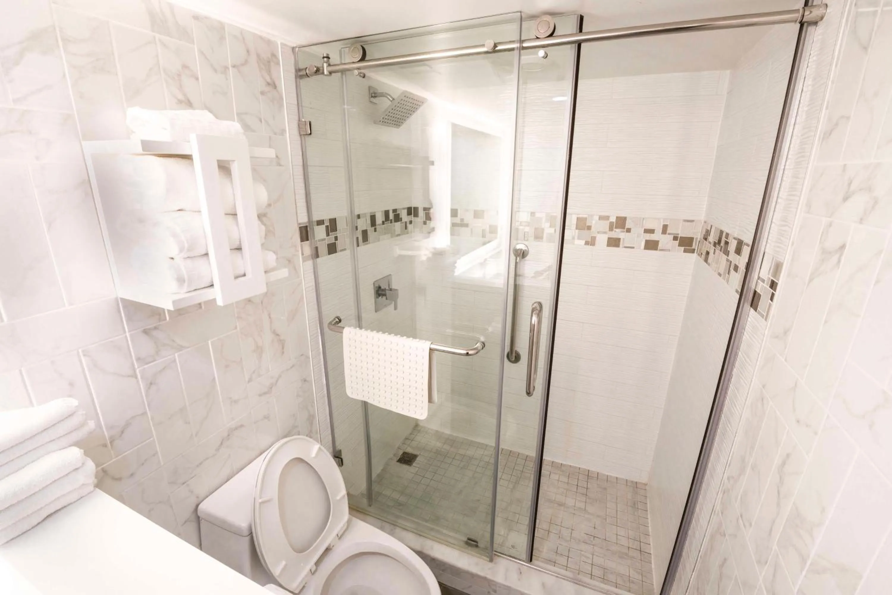 Bathroom in Best Western Historical Inn