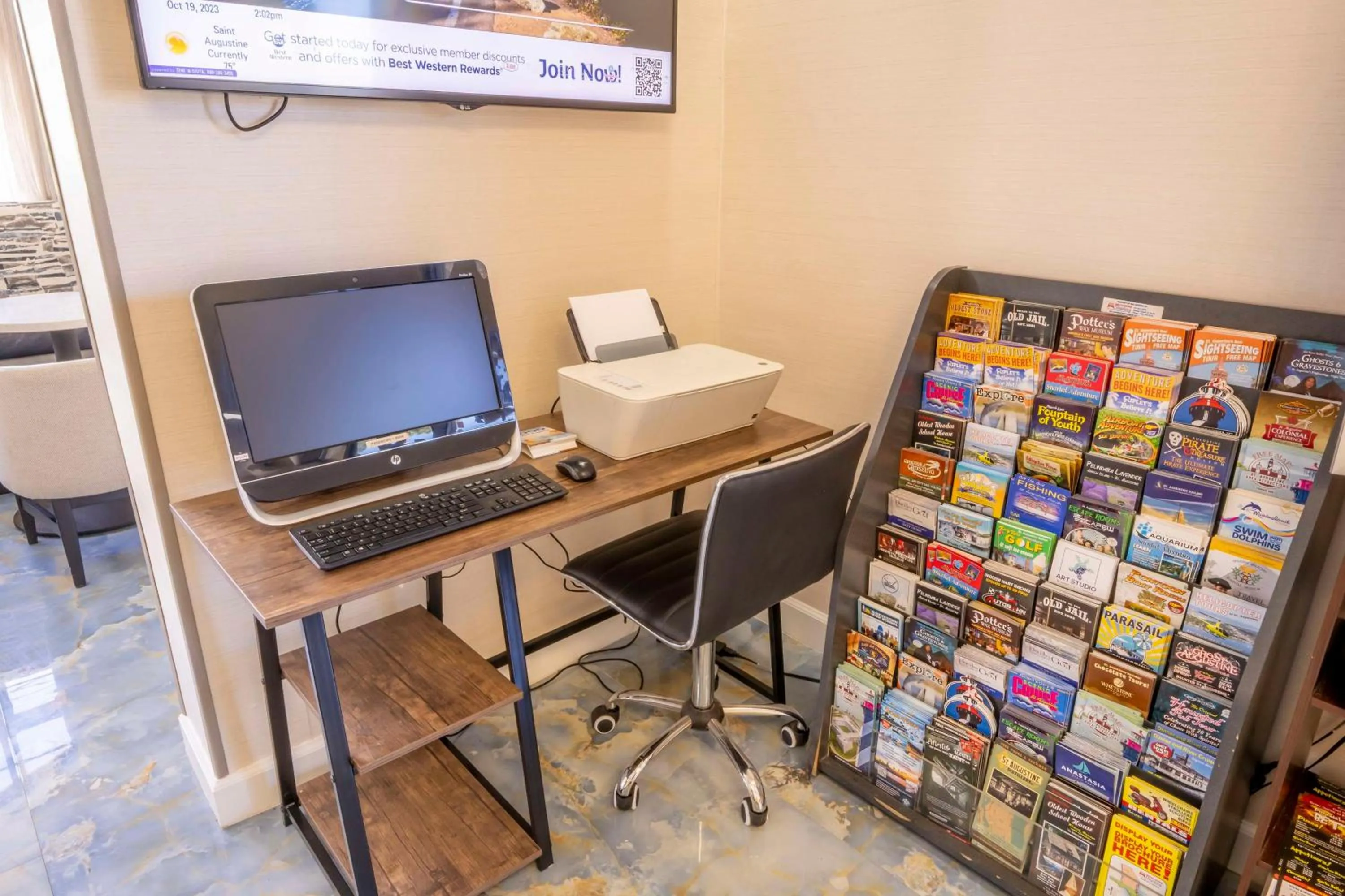 Lobby or reception in Best Western Historical Inn