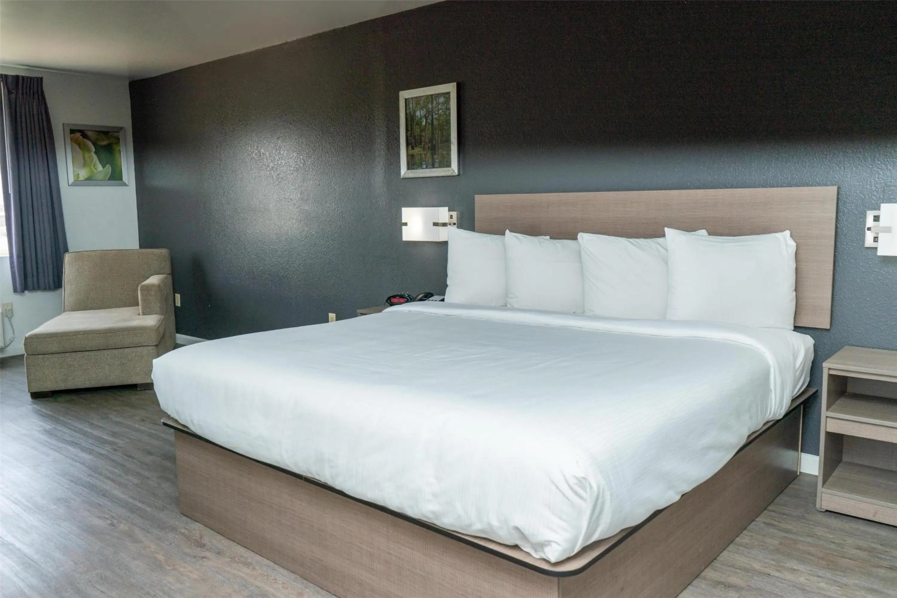 Bedroom, Bed in Americas Best Value Inn Donaldsonville