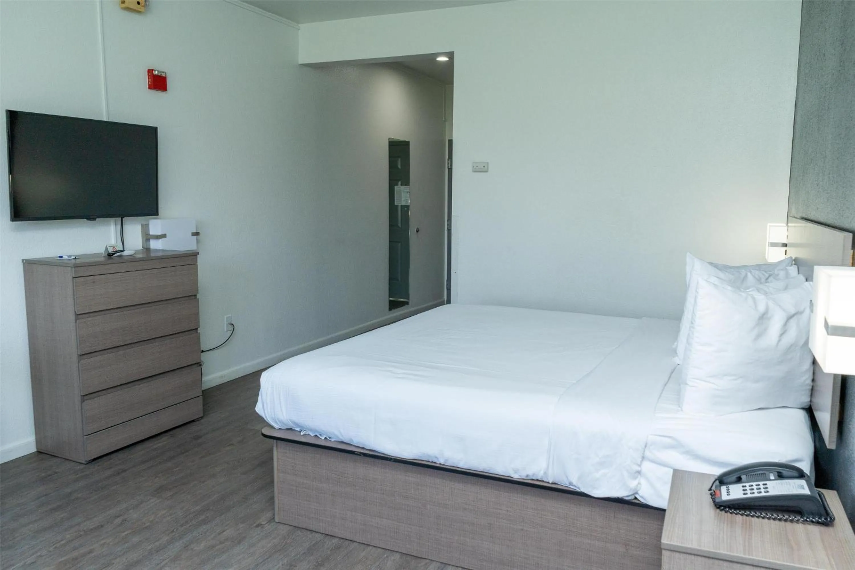 Bedroom, Bed in Americas Best Value Inn Donaldsonville