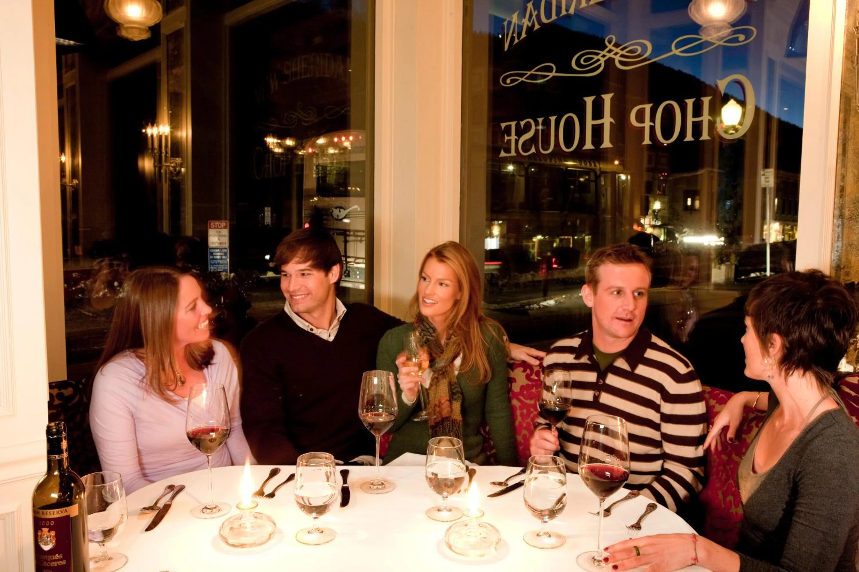 Lounge or bar in New Sheridan Hotel