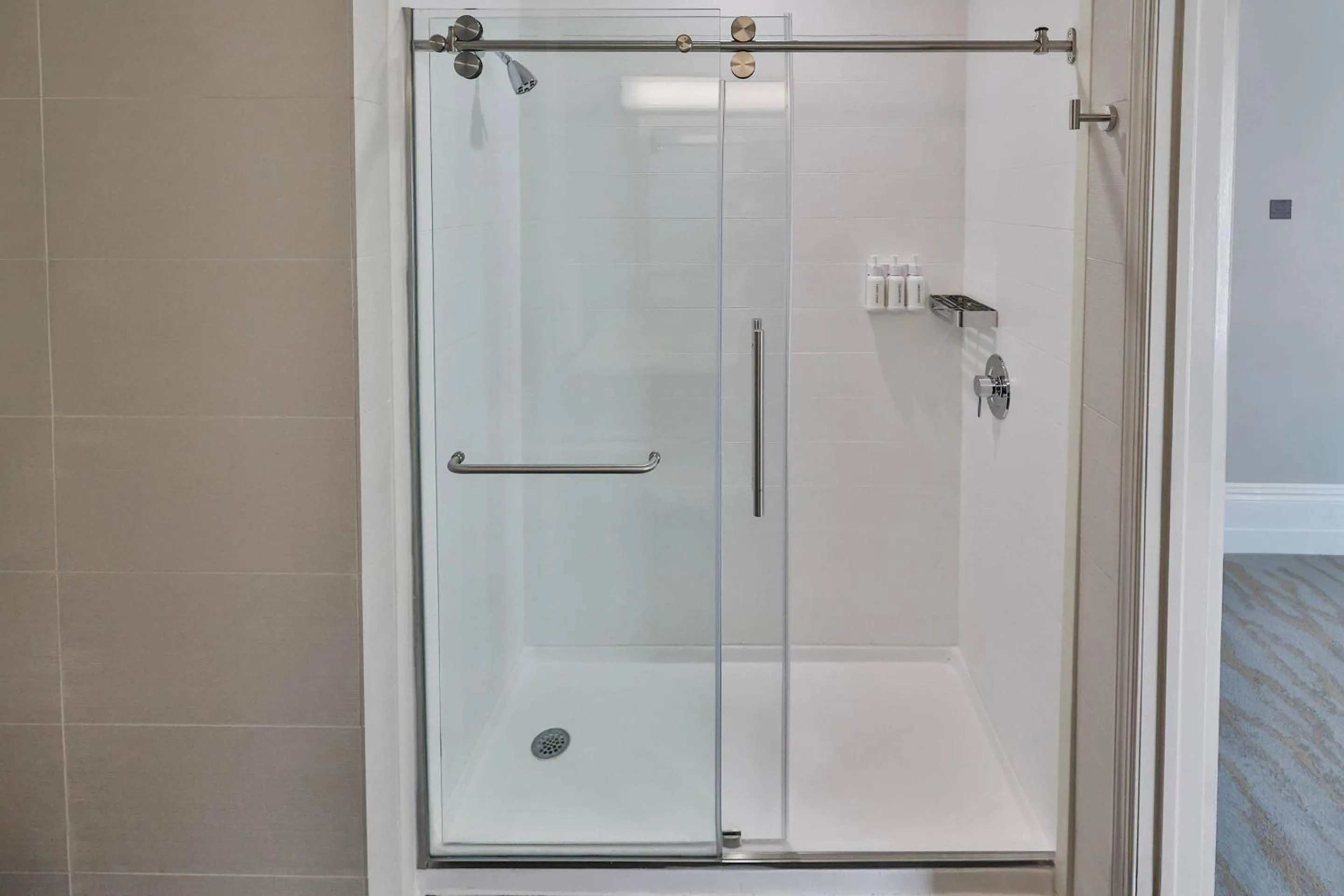 Bedroom in The Penn Stroud, Stroudsburg - Poconos, an Ascend Collection Hotel