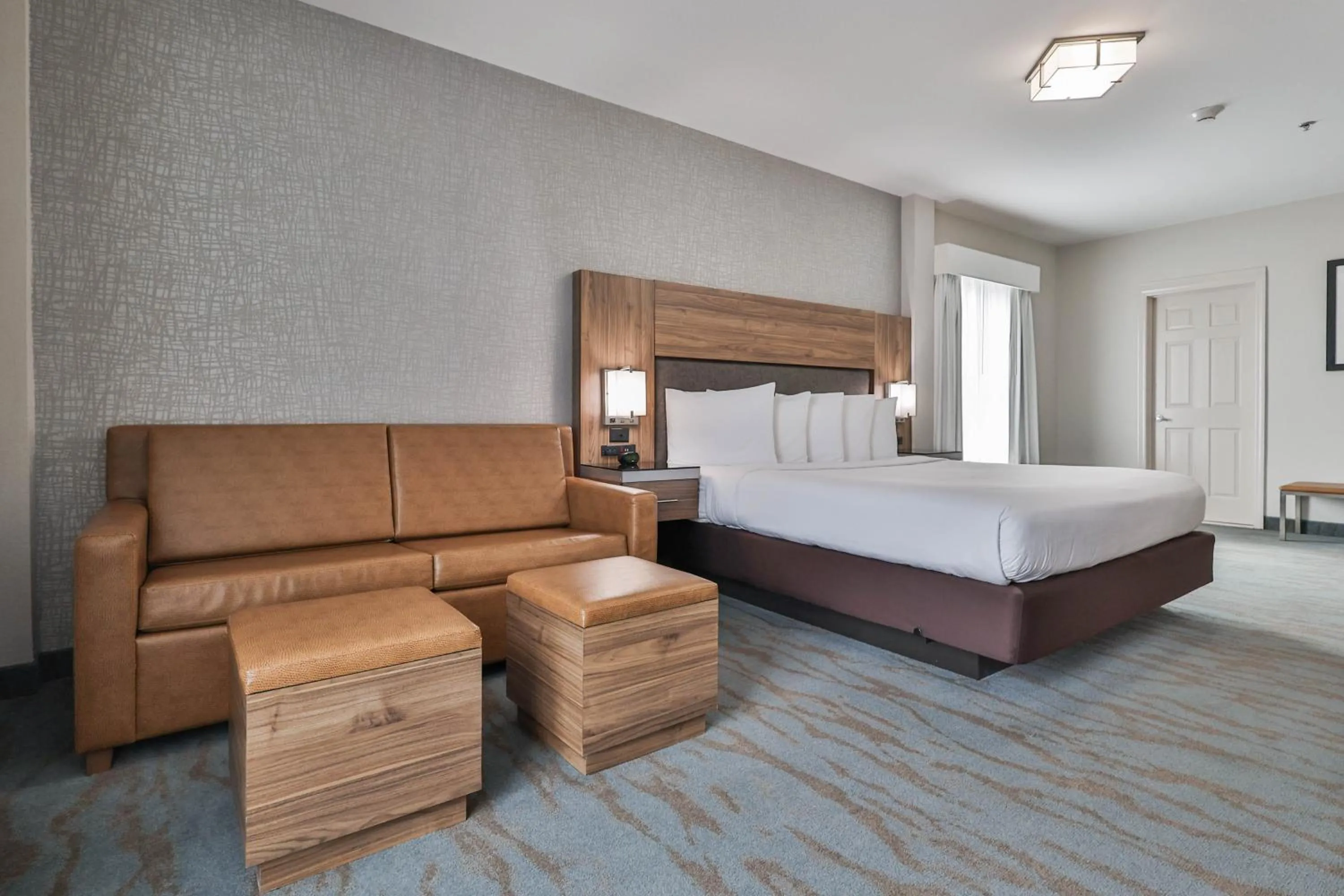 Bedroom, Bed in The Penn Stroud, Stroudsburg - Poconos, an Ascend Collection Hotel