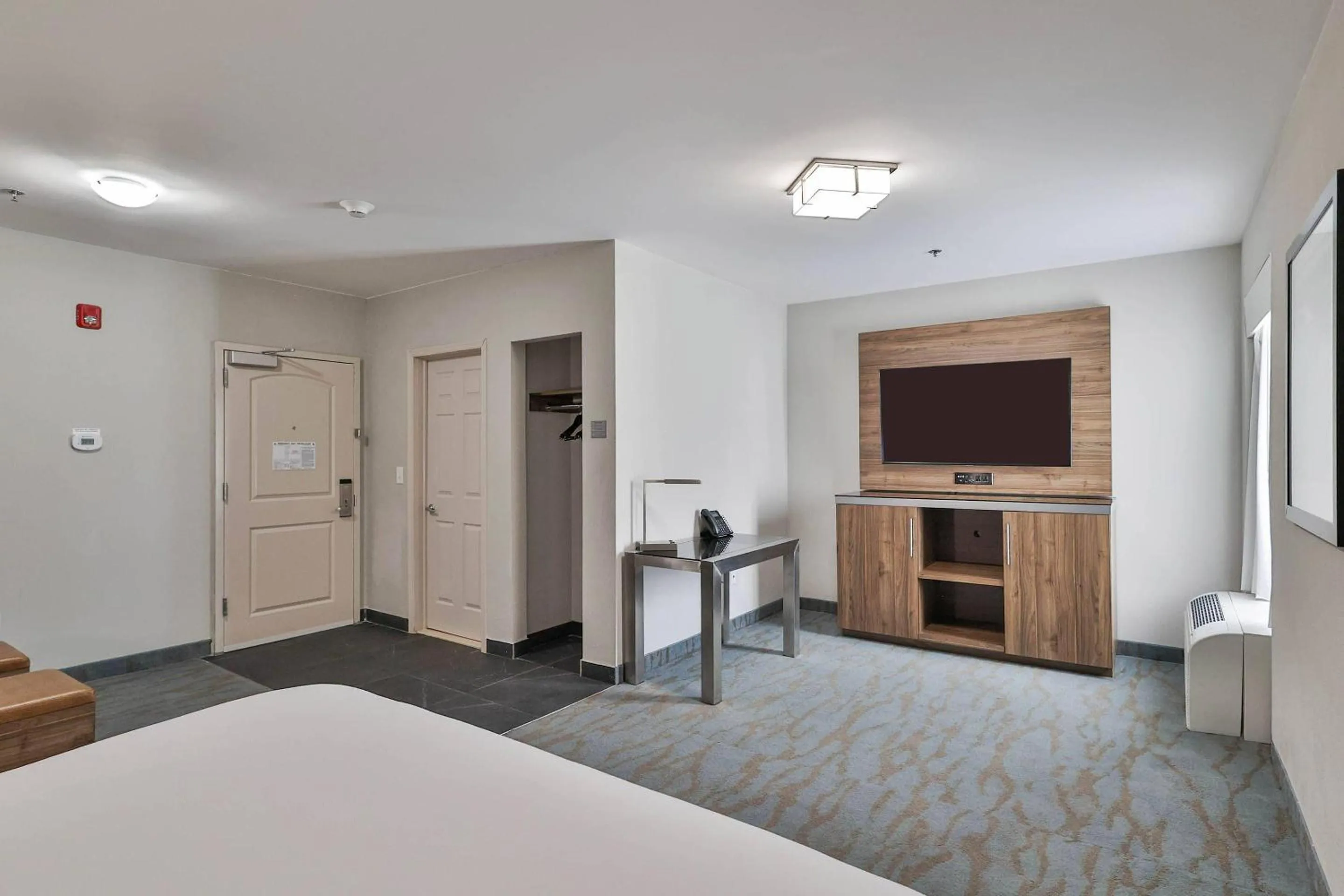 Bedroom, Bed in The Penn Stroud, Stroudsburg - Poconos, an Ascend Collection Hotel