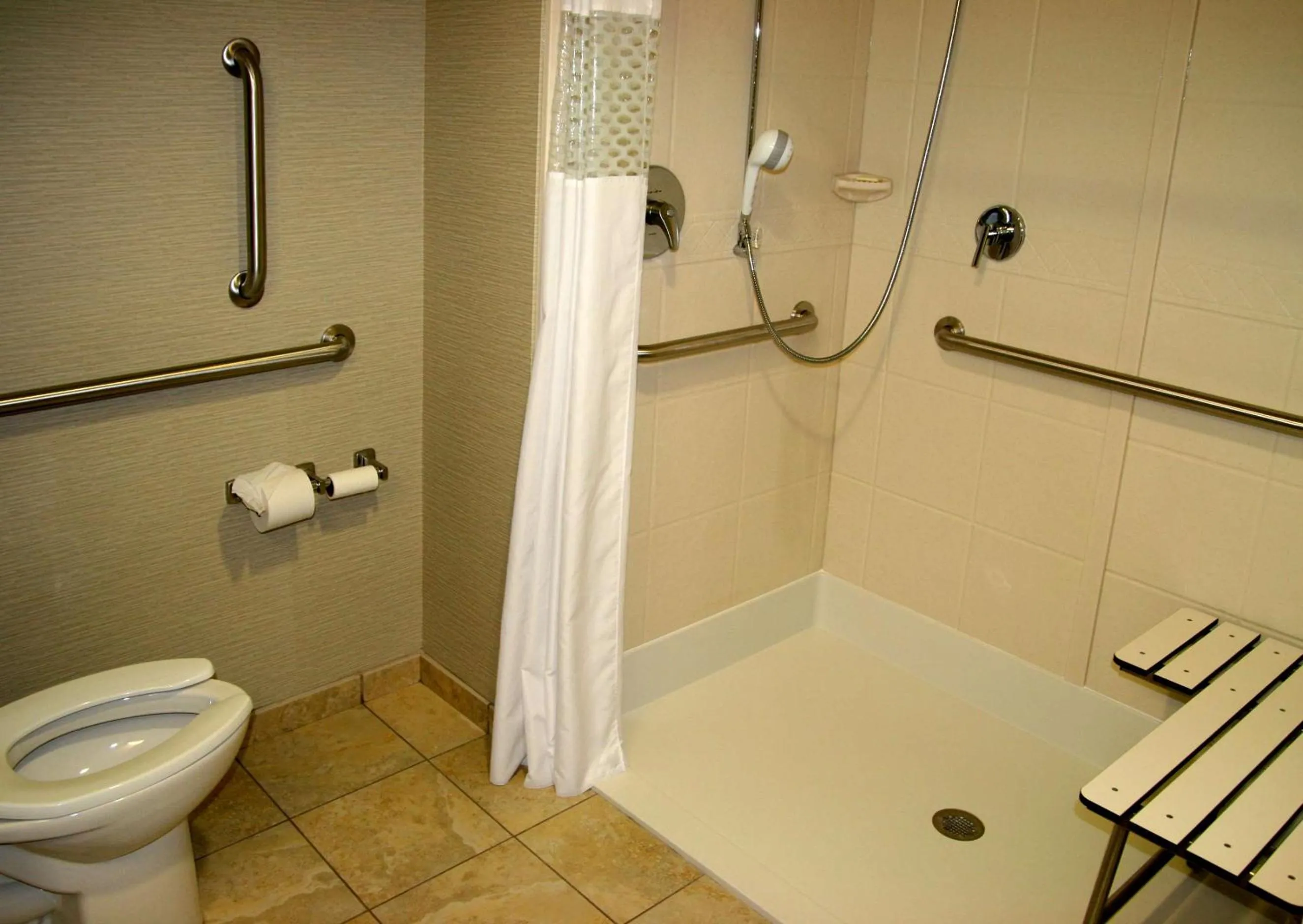 Bathroom in Hampton Inn & Suites Salt Lake City-University/Foothill Drive