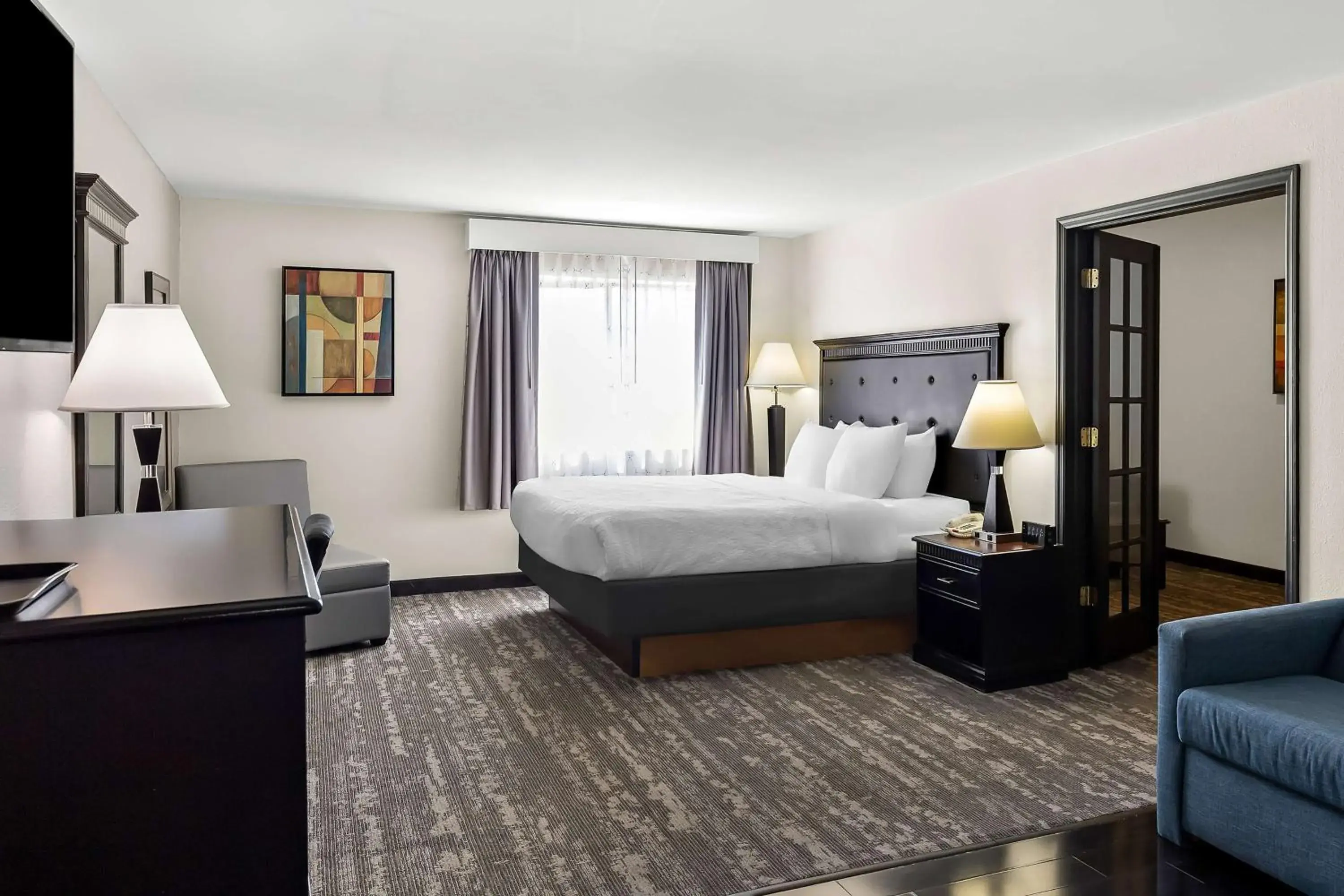 Two-Room King Suite with Sofa Bed - Pet Friendly/Non-Smoking in Best Western Saluki Inn Two-Room King Suite with Sofa Bed - Pet Friendly/Non-Smoking in Best Western Saluki Inn