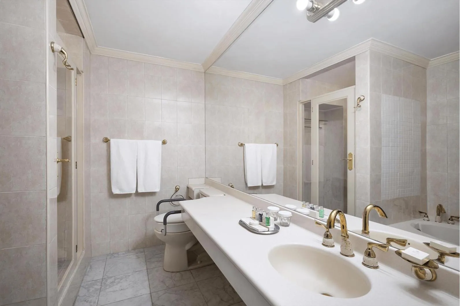 Terra Nova, BW Premier Collection