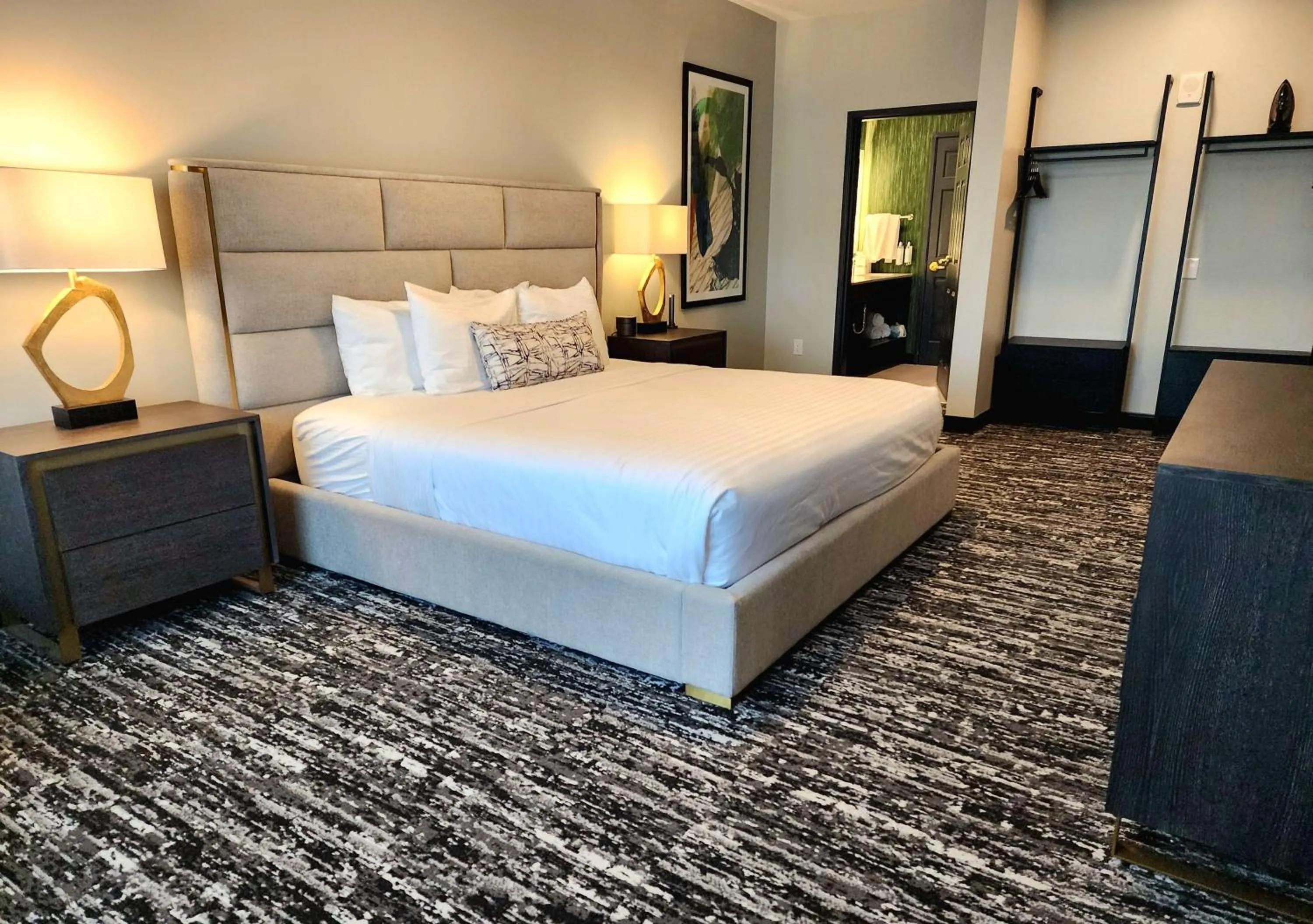 Bedroom, Bed in Aiden San Antonio Riverwalk