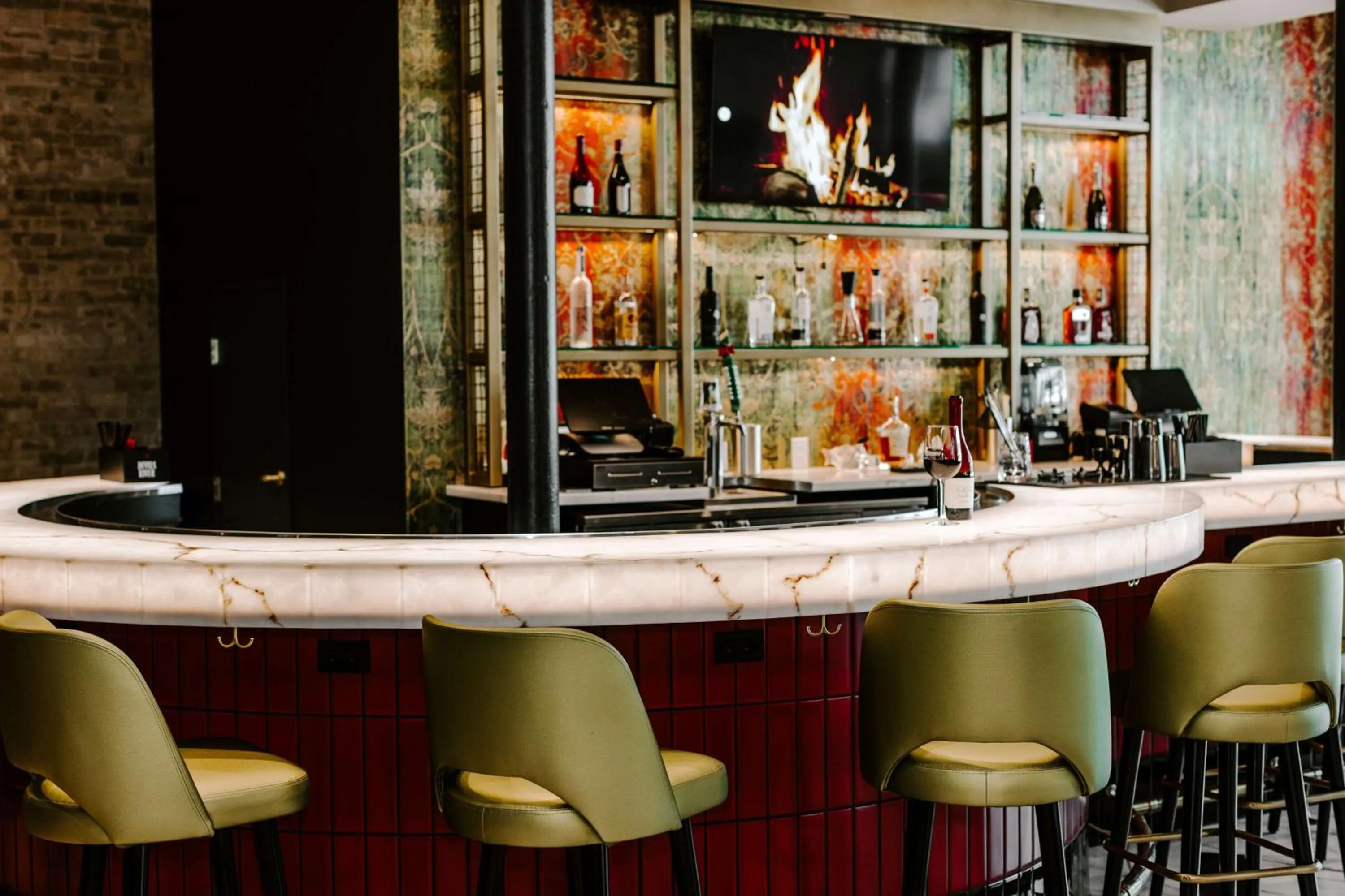 Lounge or bar in Aiden San Antonio Riverwalk