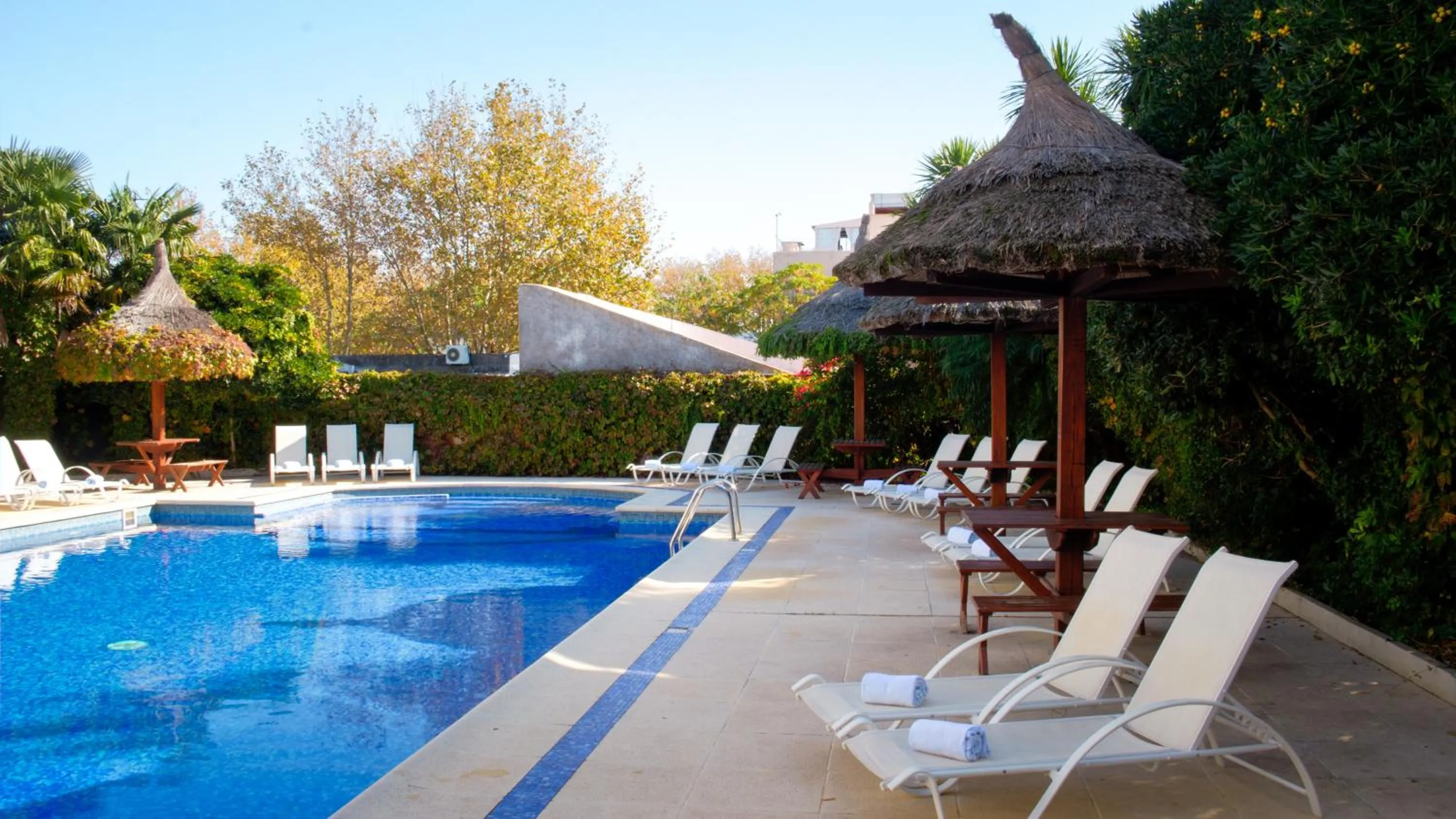 Swimming pool in Hotel Italiano