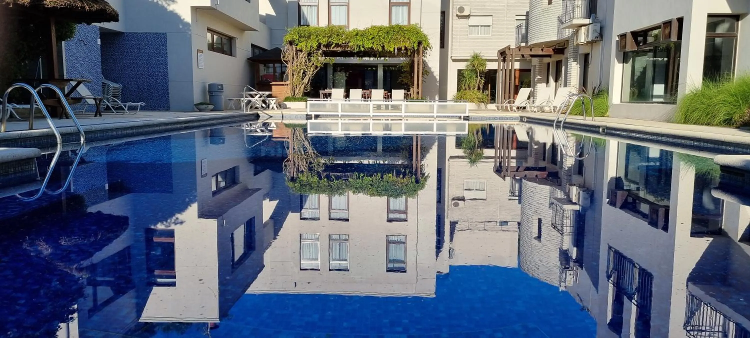 Swimming pool in Hotel Italiano