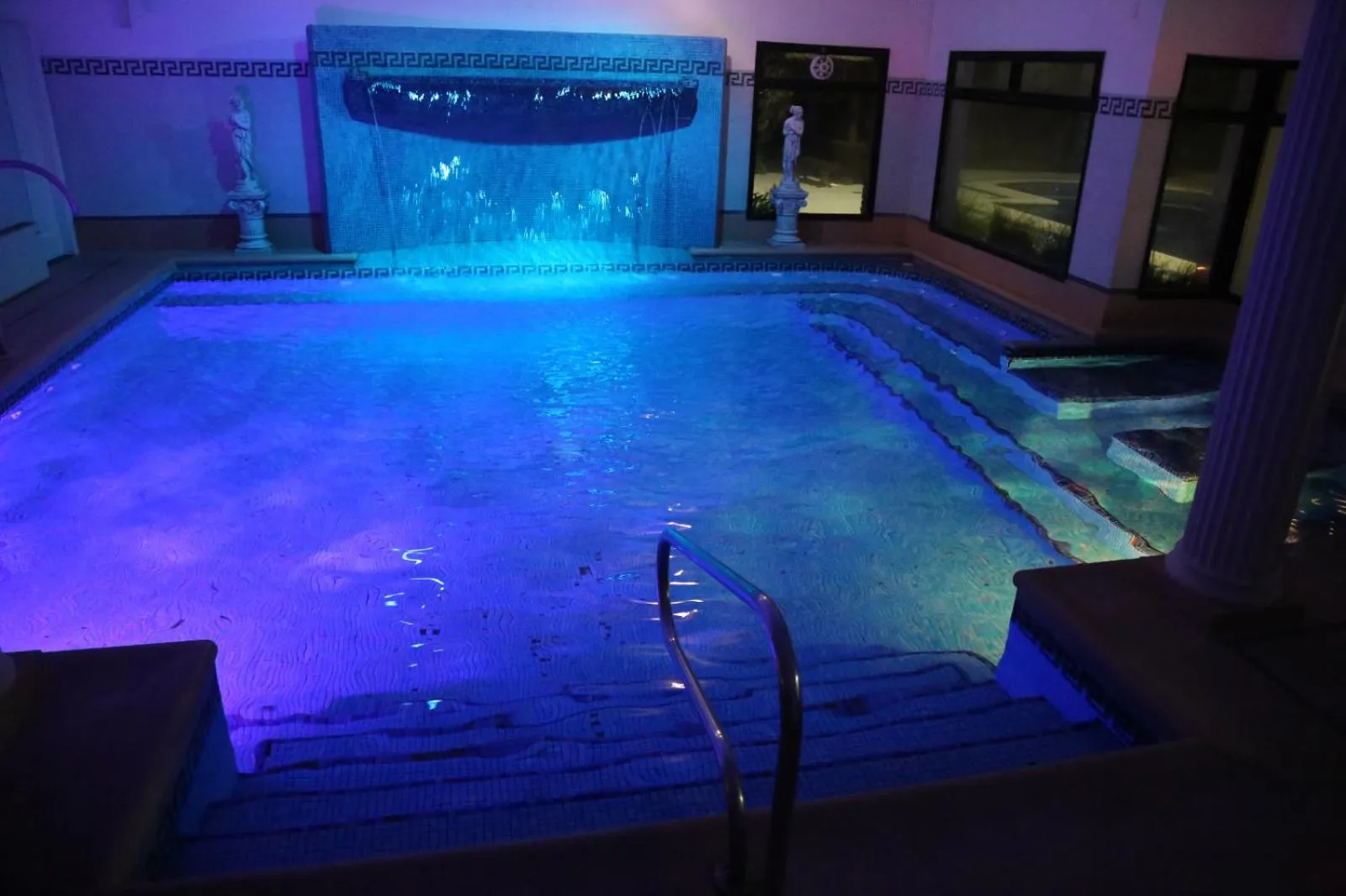 Swimming pool in Hotel Italiano