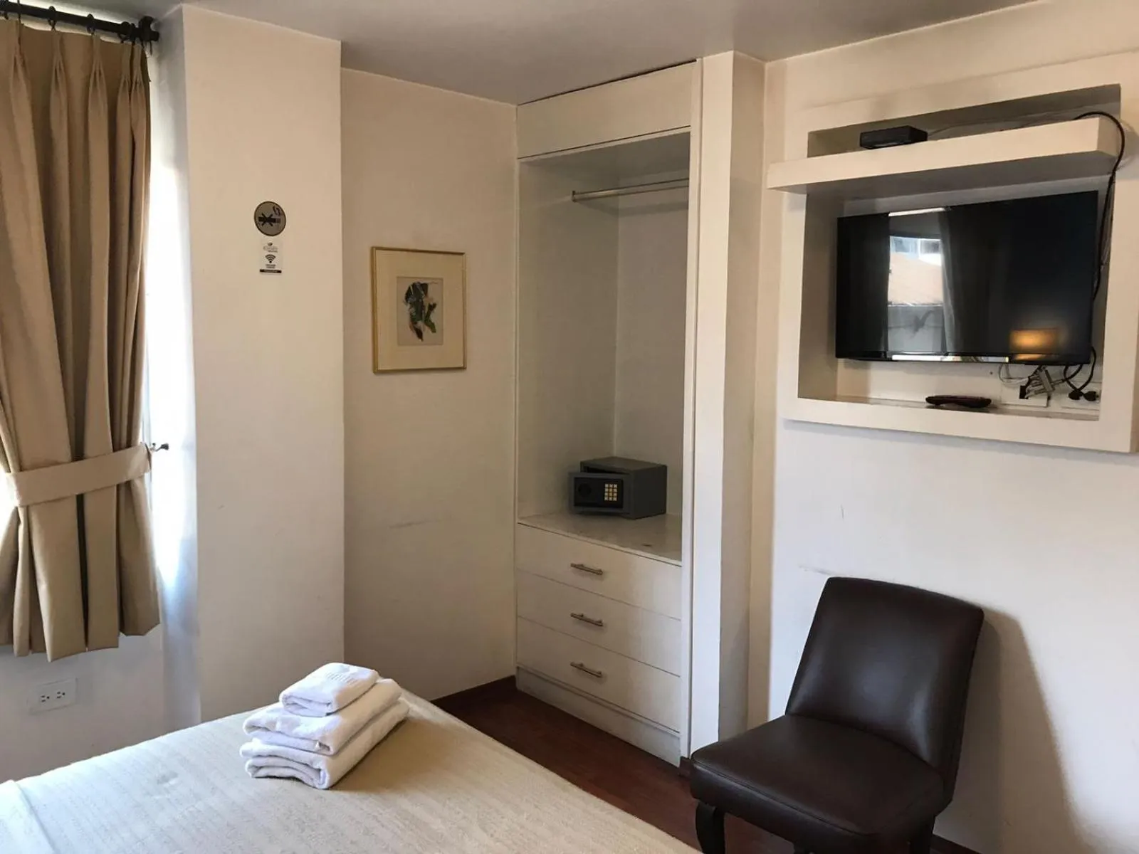 Other in Filatelia Suites & Travel