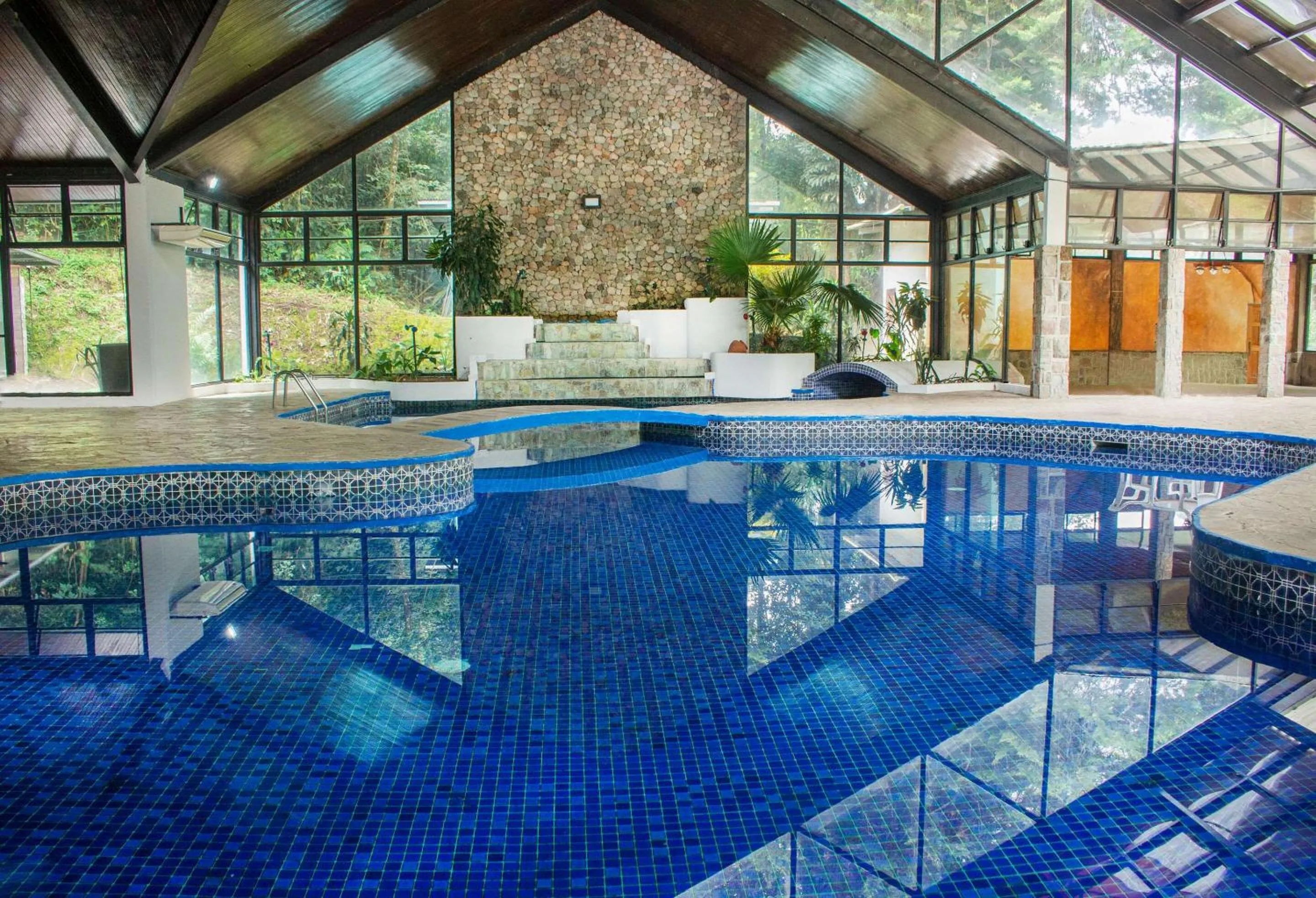 Swimming pool in Hotel Bambito By Faranda Boutique, a member of Radisson Individuals