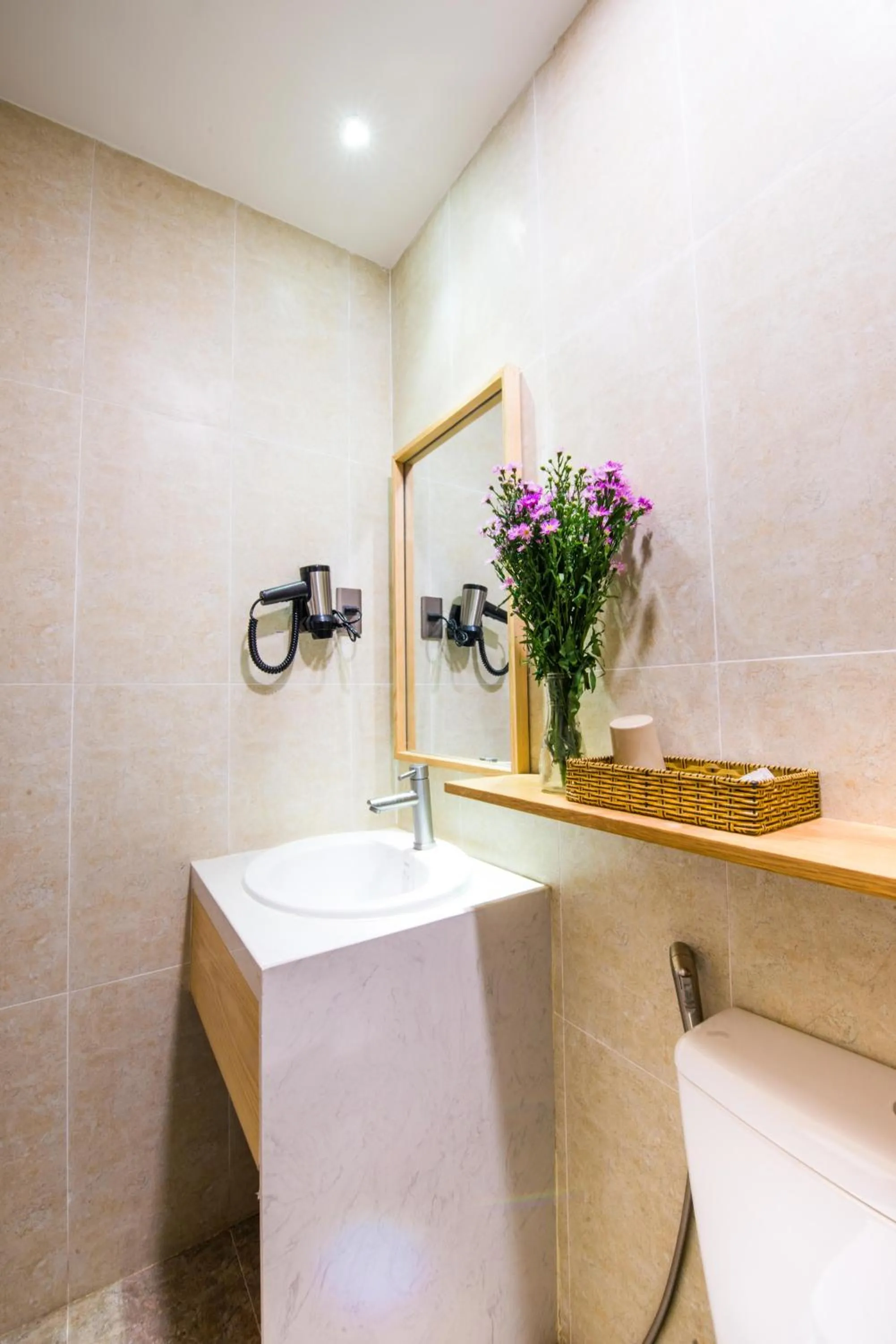 Bathroom in Sincero Hotel & Apartment