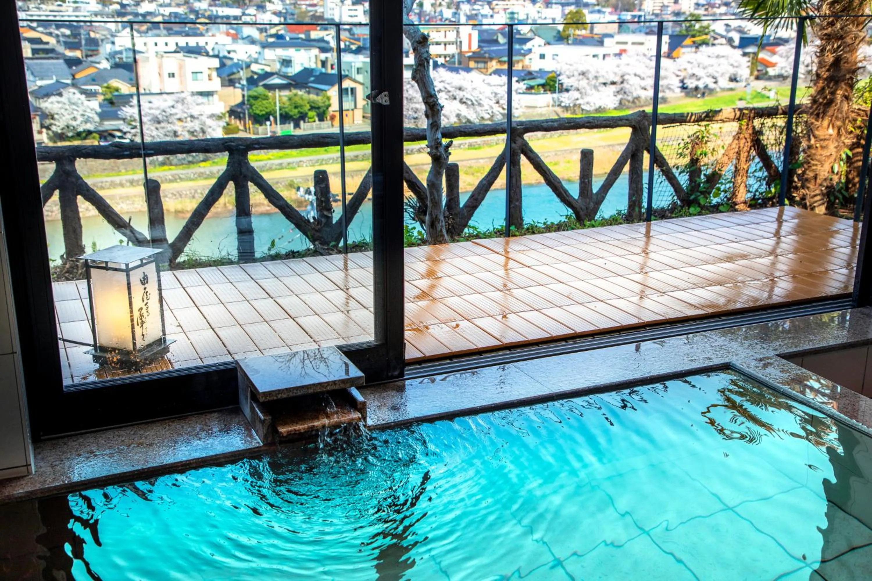 Public Bath in Yuyaruru Saisai