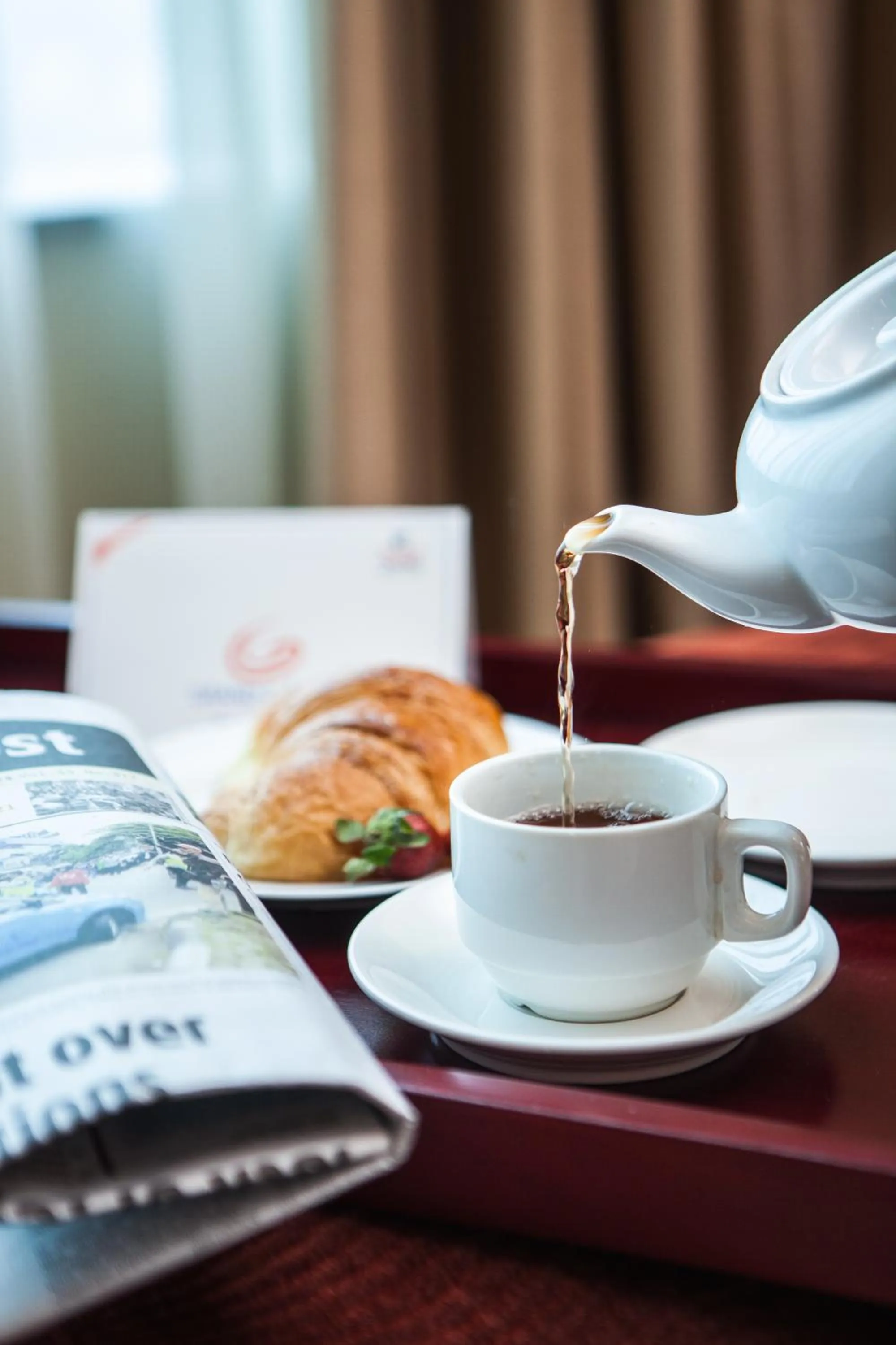 Non alcoholic drinks, Bed in Grand Candi Hotel