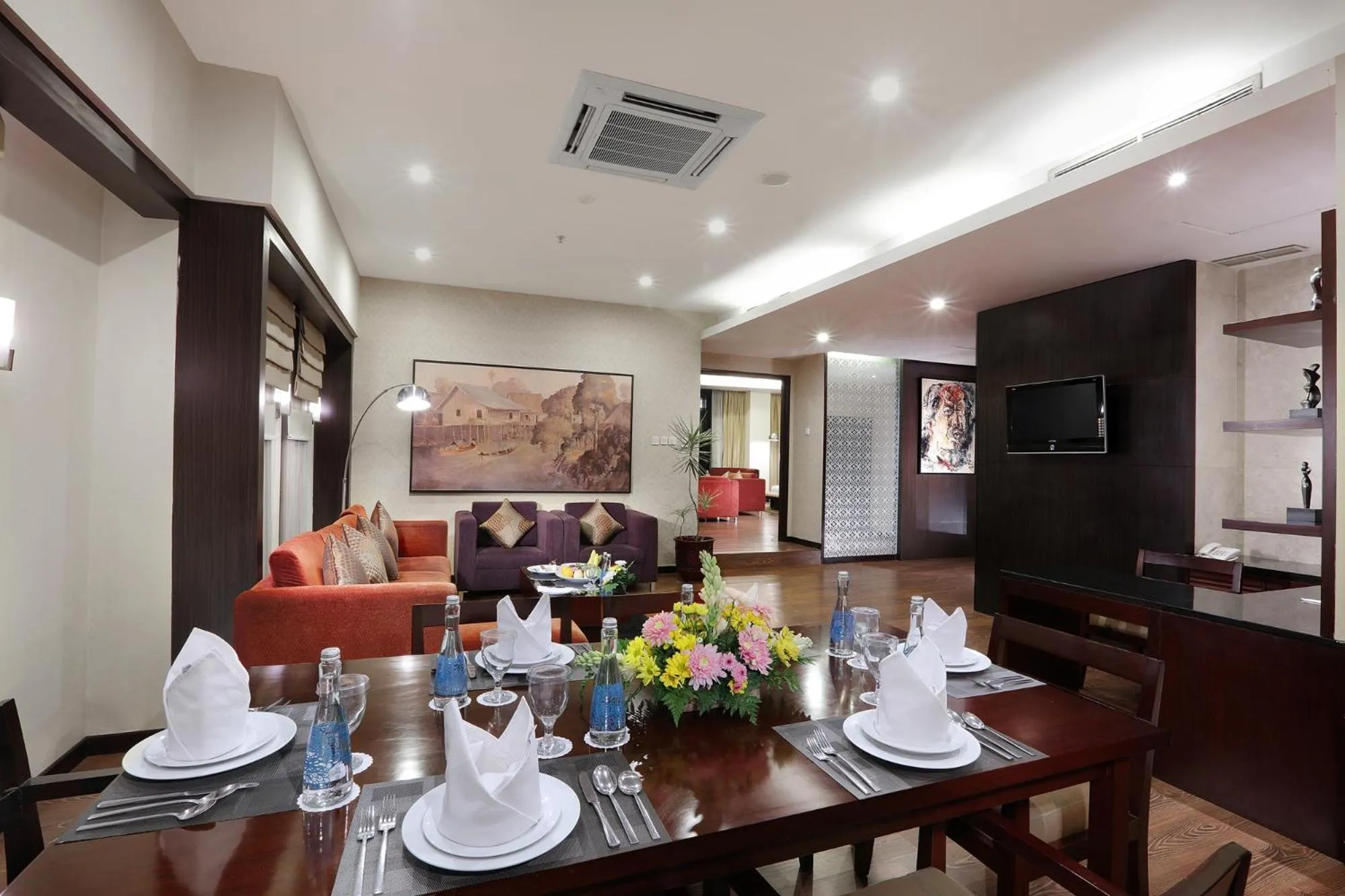 Dining area in Grand Candi Hotel