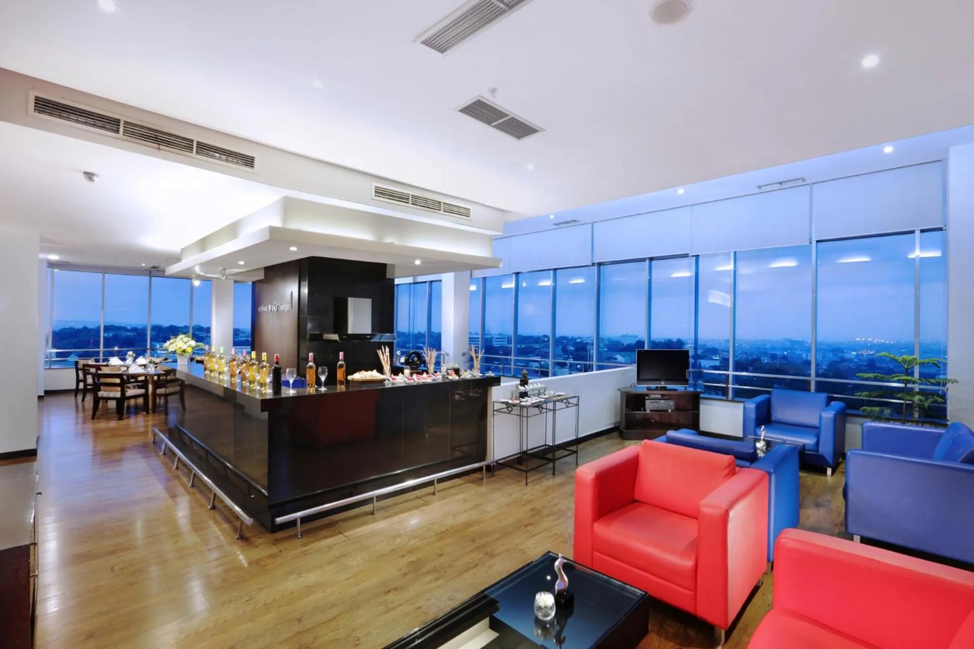 Lounge or bar in Grand Candi Hotel