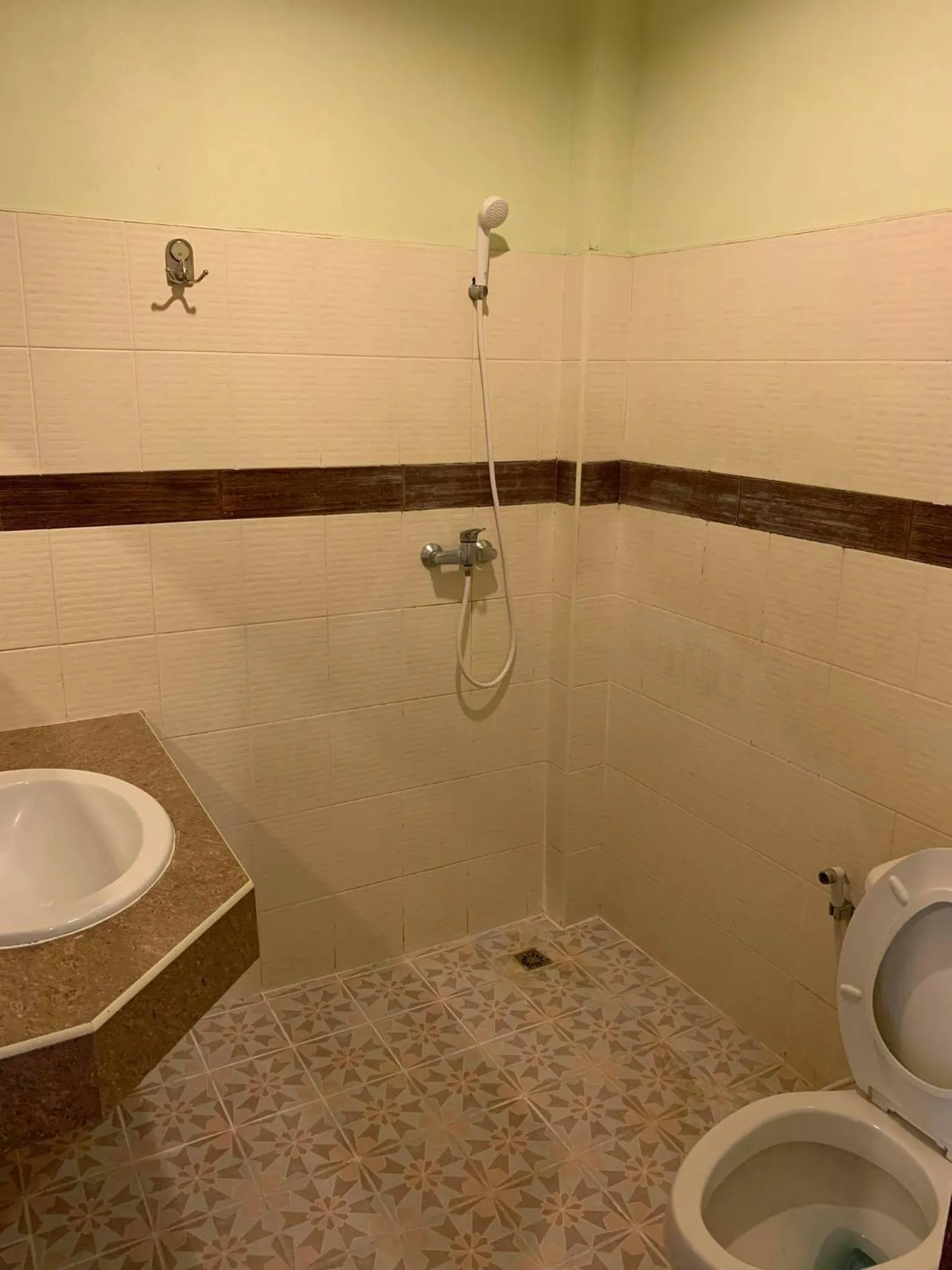 Bathroom in Rattana Guesthouse & Bungalow