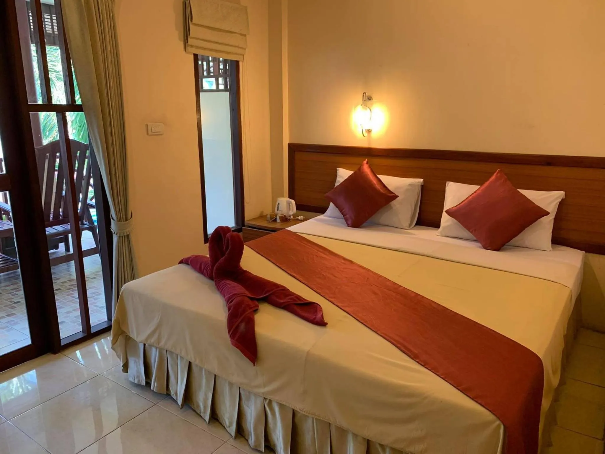 Bedroom, Bed in Rattana Guesthouse & Bungalow