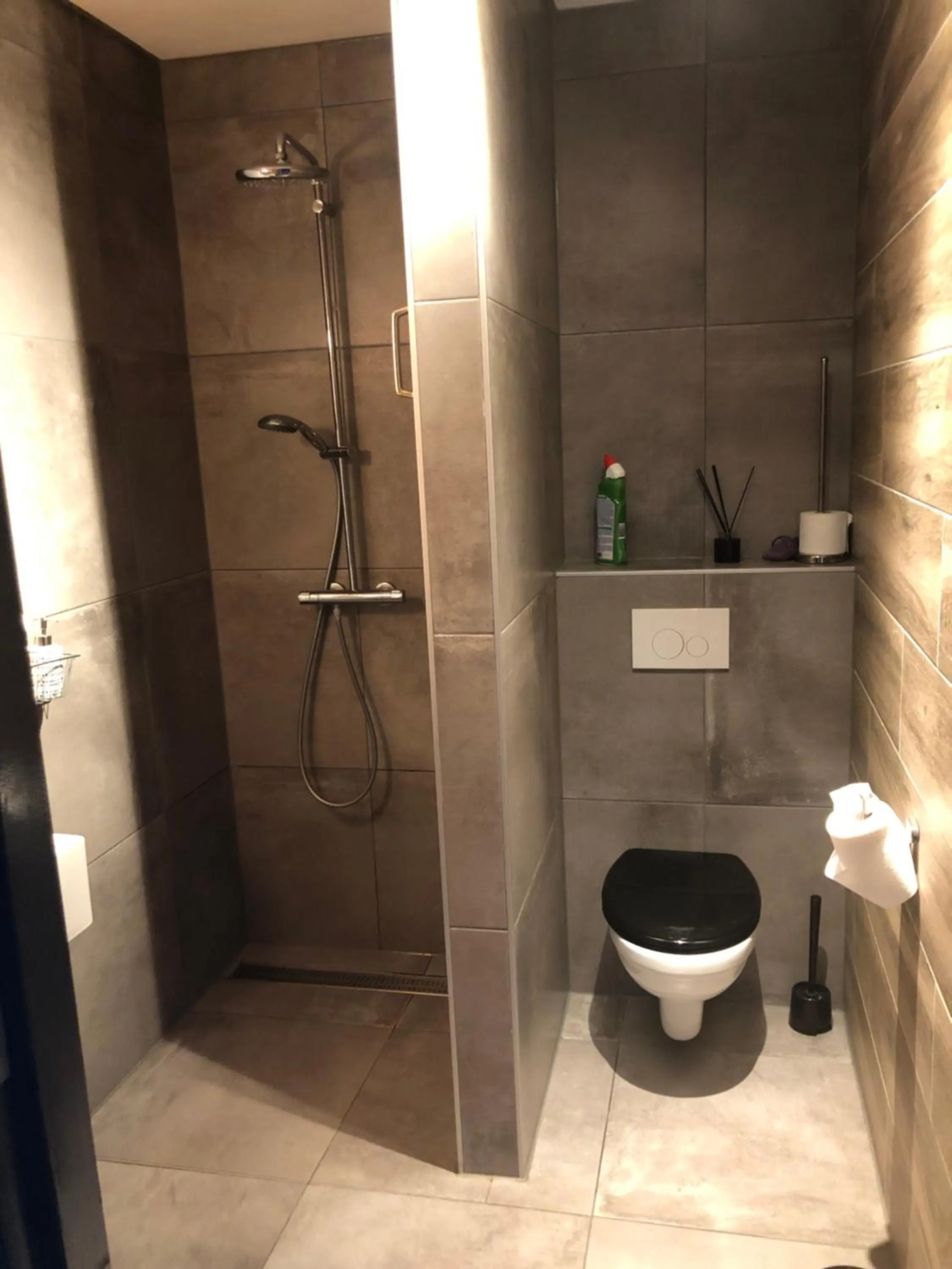 Shower, Bathroom in B&B de Garaazje