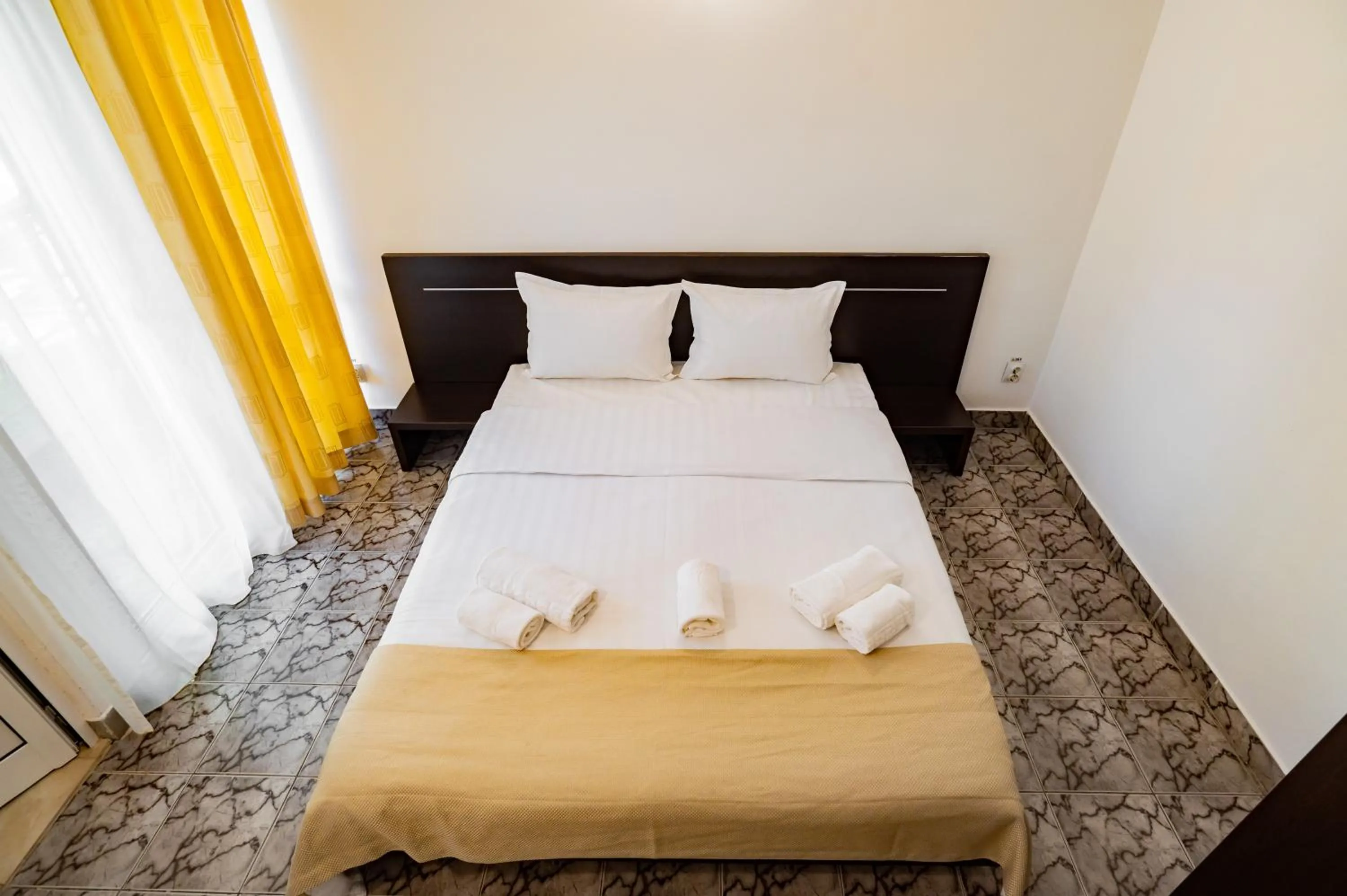 Bed in Complex Paloma Coral