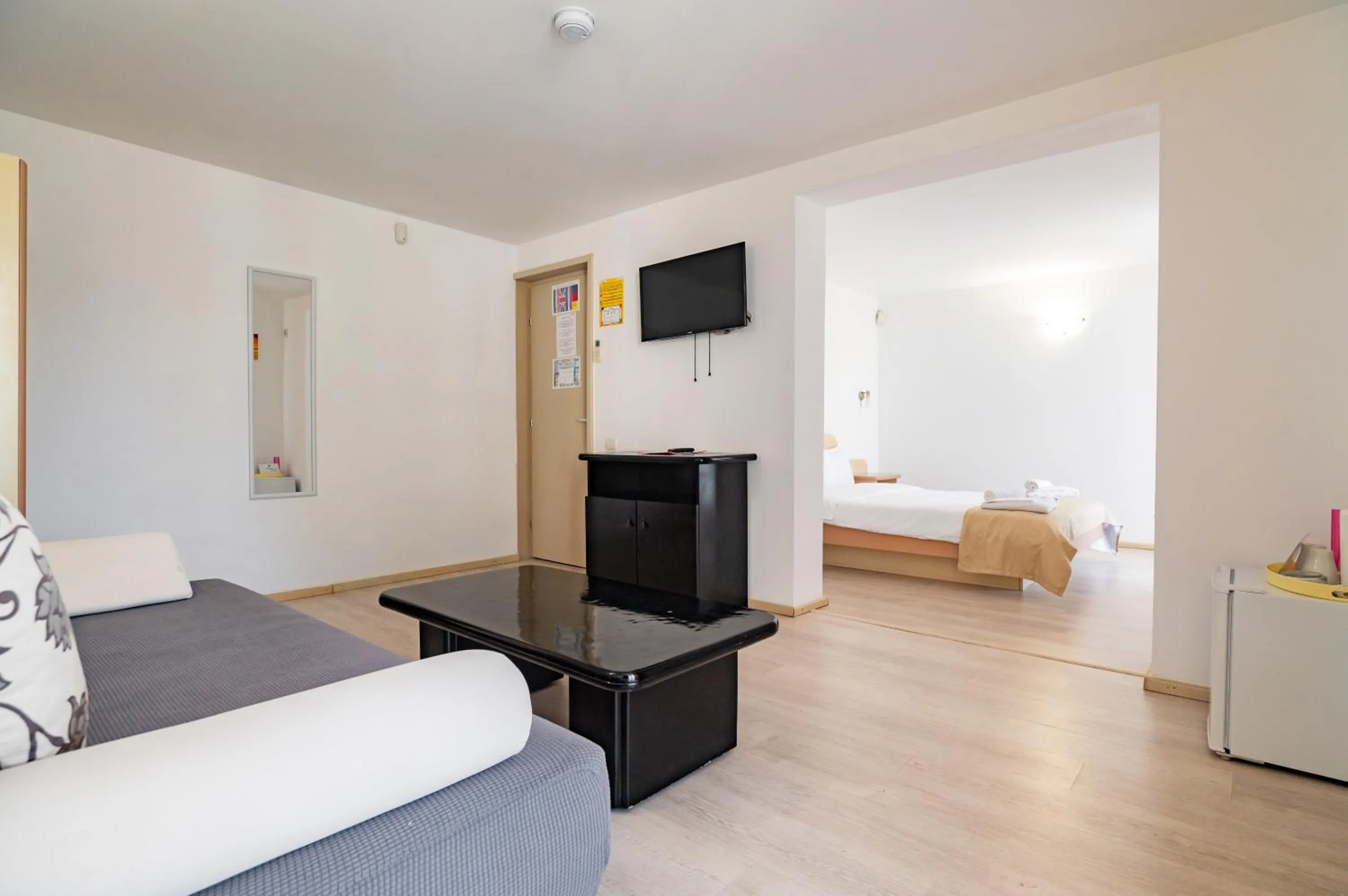 Bed in Complex Paloma Coral