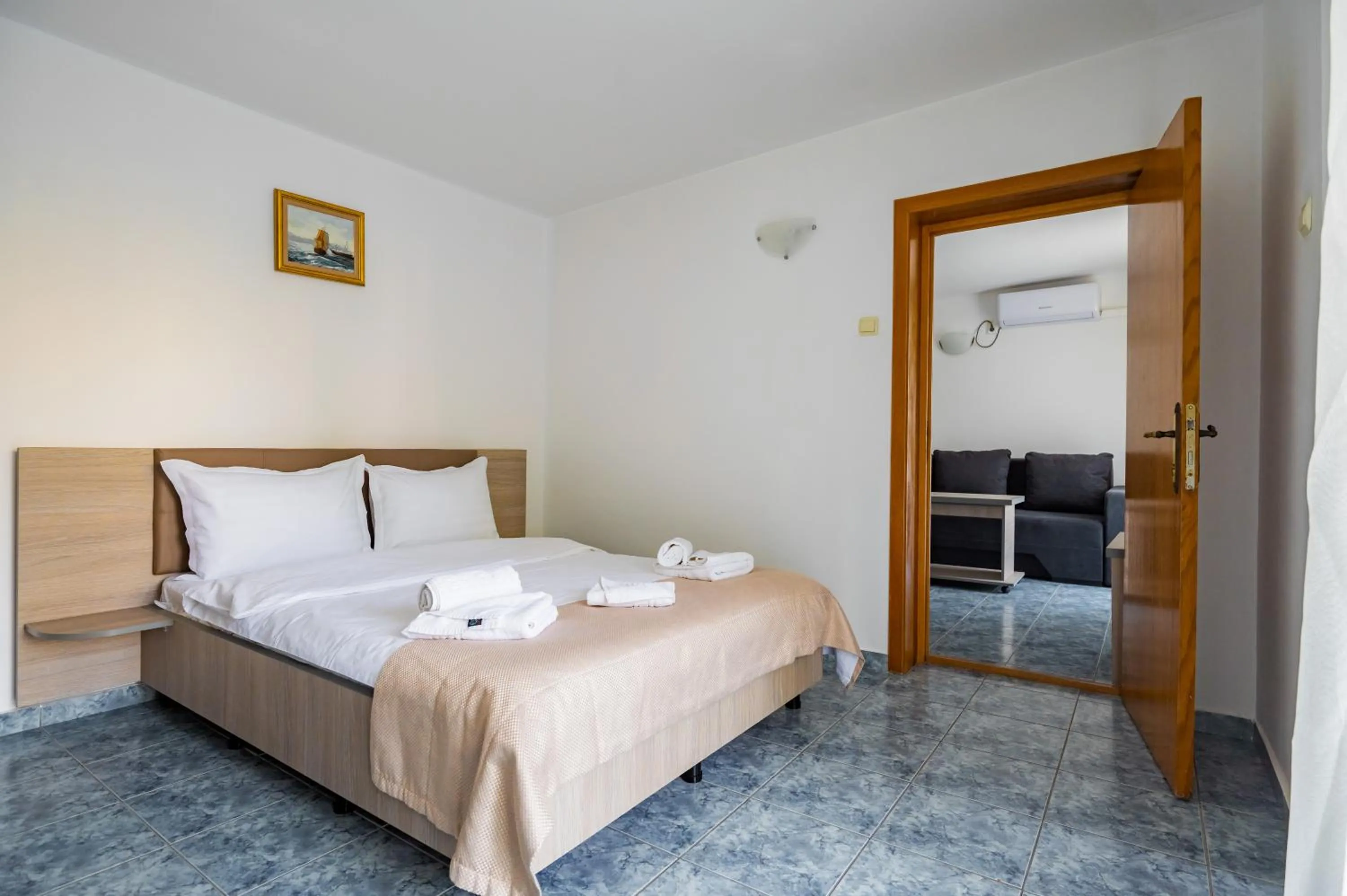 Bed in Complex Paloma Coral