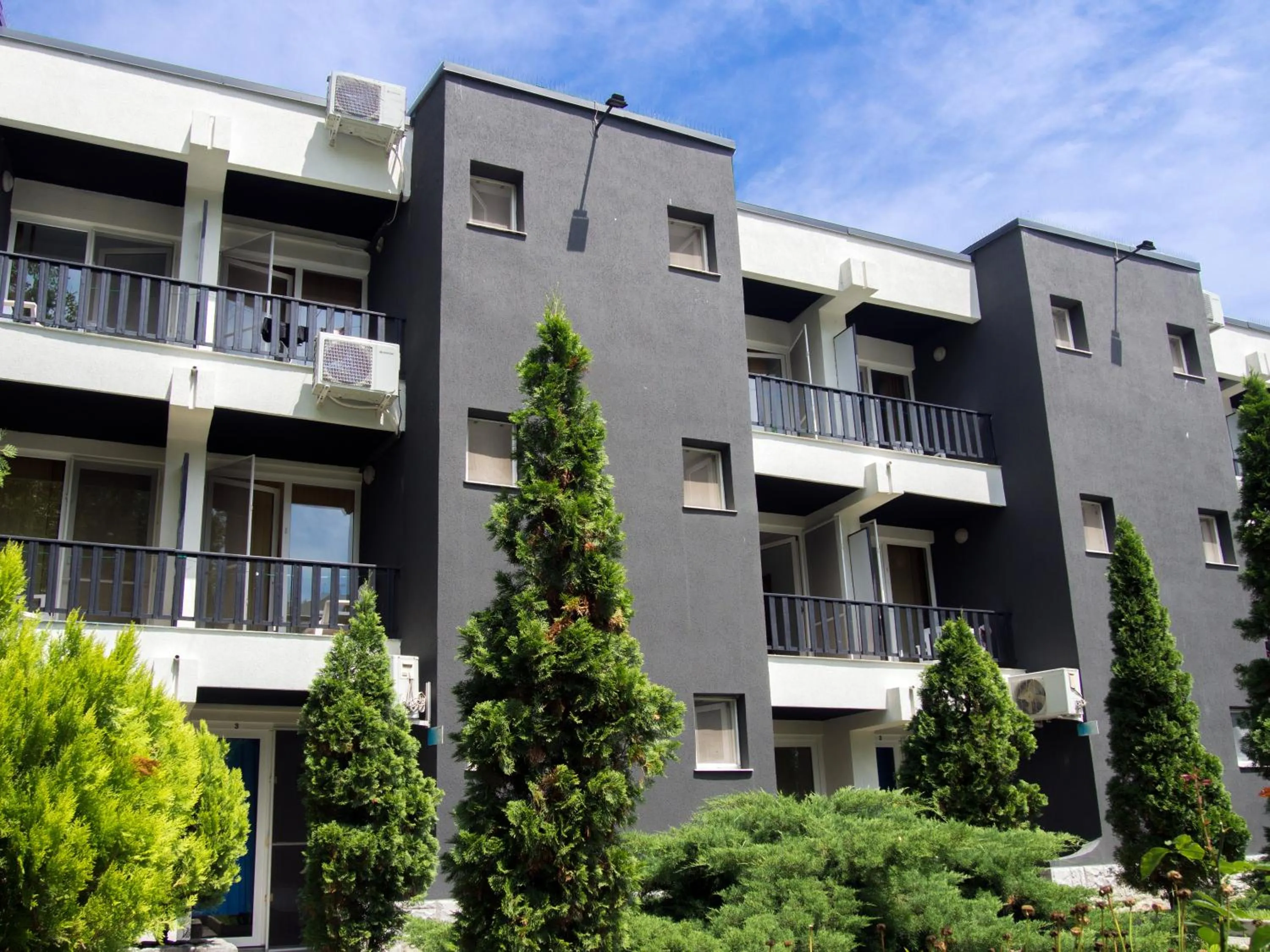 Facade/entrance in Complex Paloma Coral