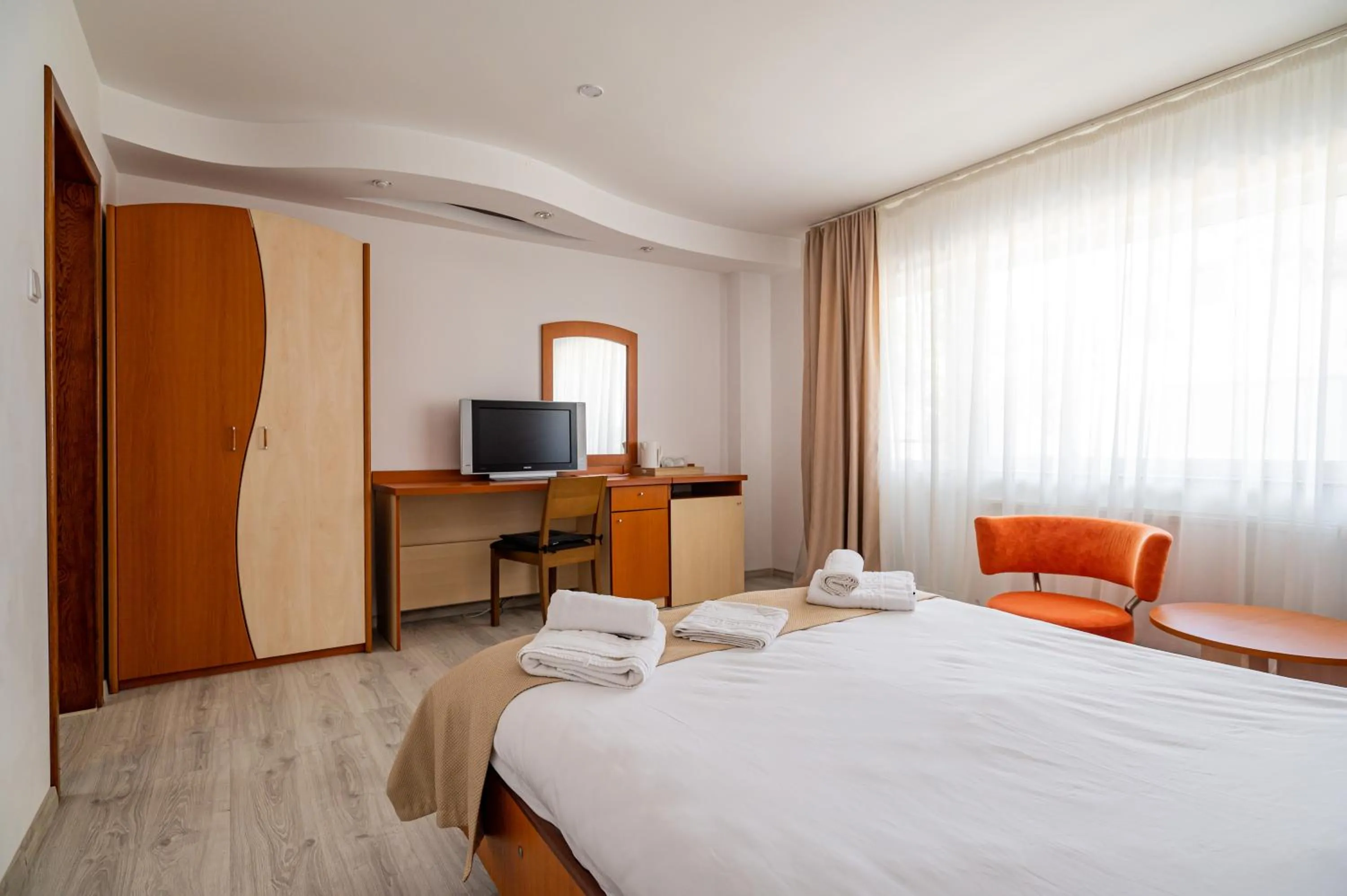 Bed in Complex Paloma Coral