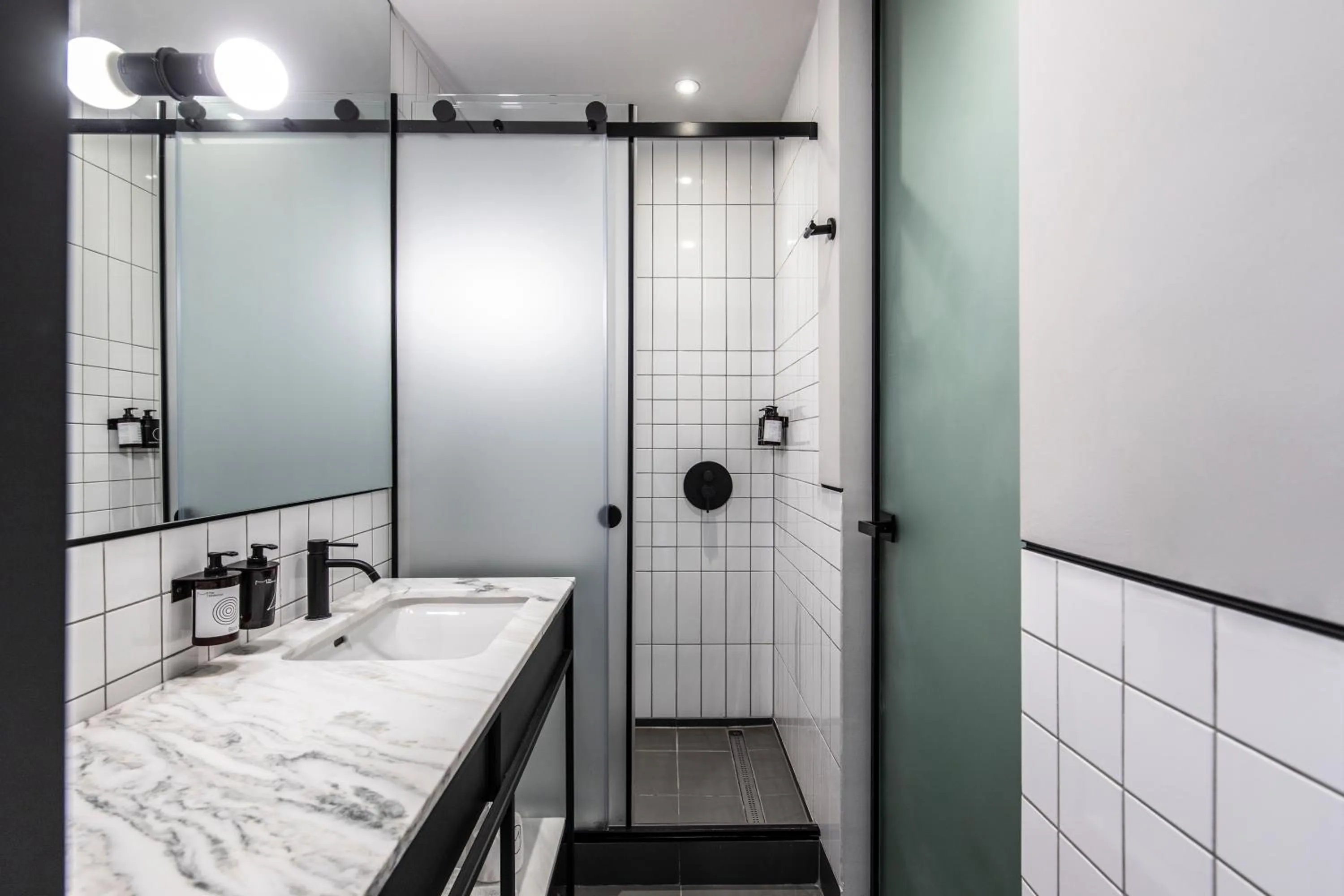 Bathroom in The Modernist Thessaloniki