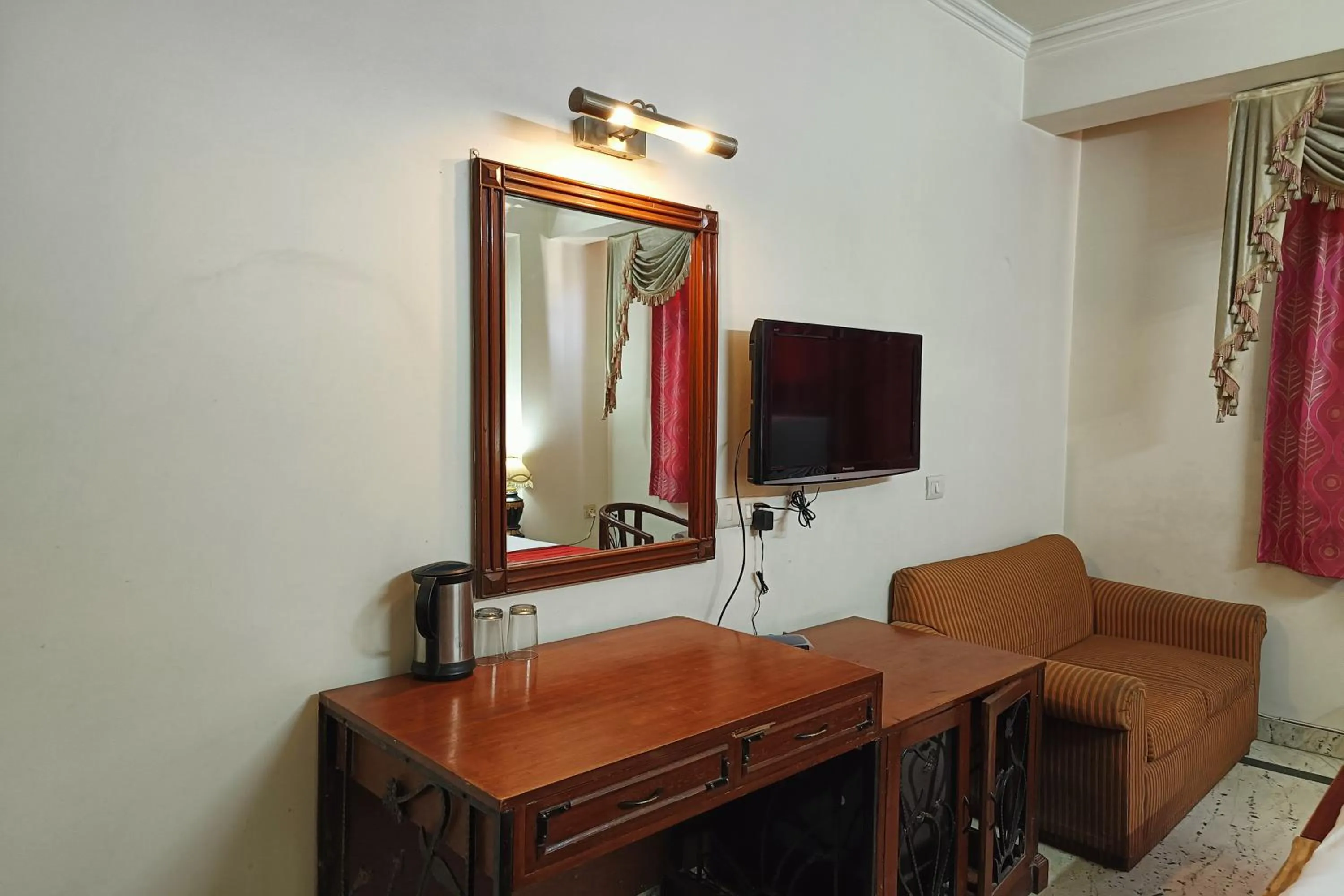 TV and multimedia in Hotel Indraprastha