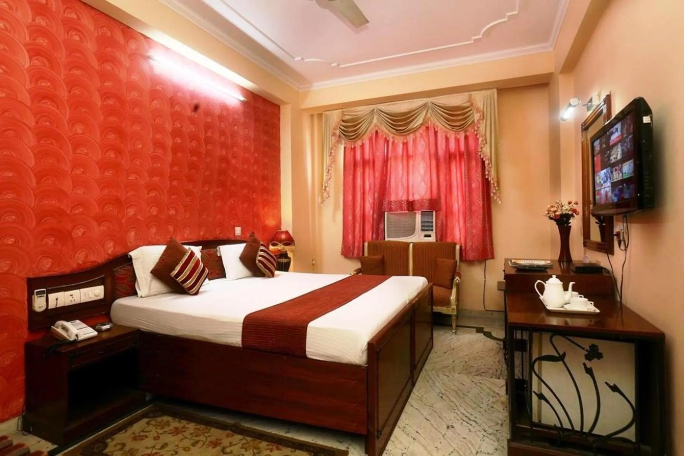 Bed in Hotel Indraprastha