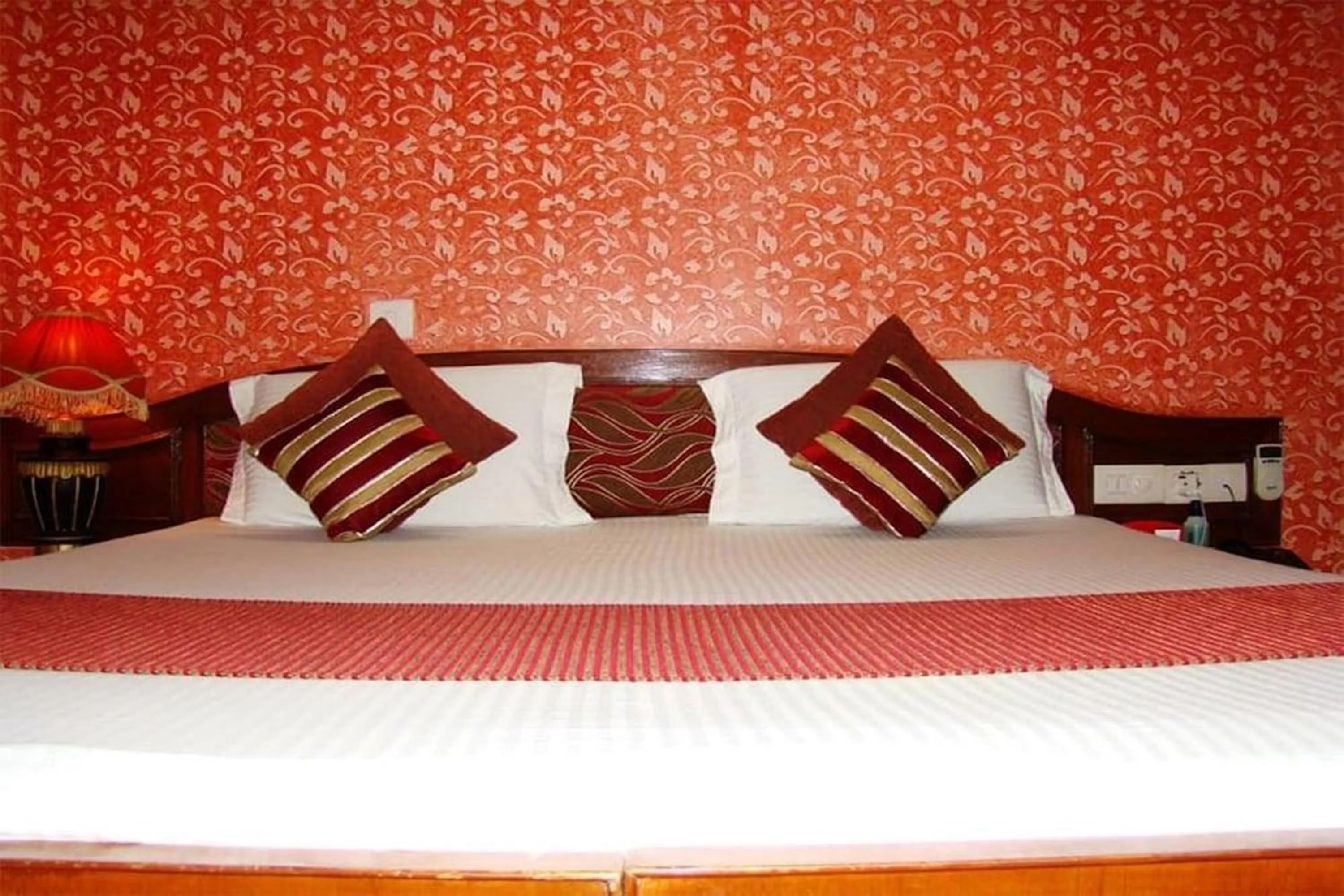 Bed in Hotel Indraprastha