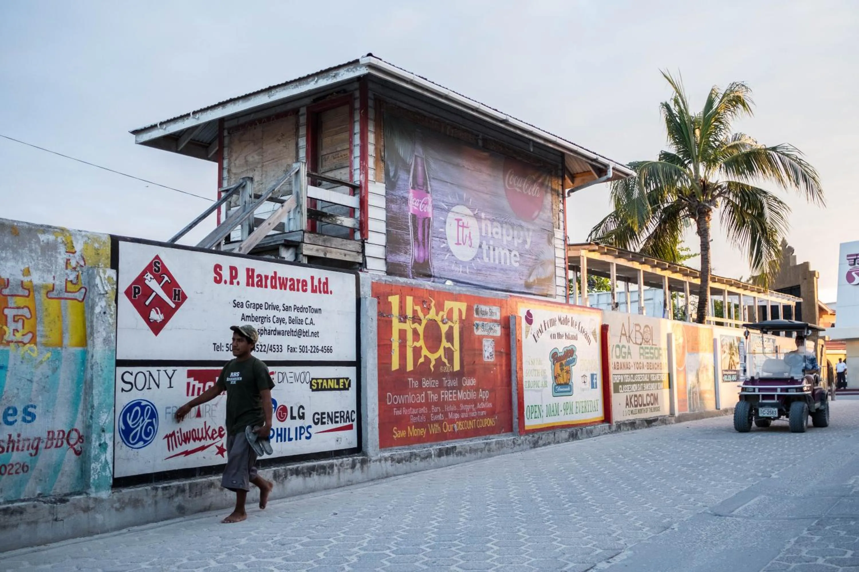 Street view in Playa De Sala Boutique Hotel