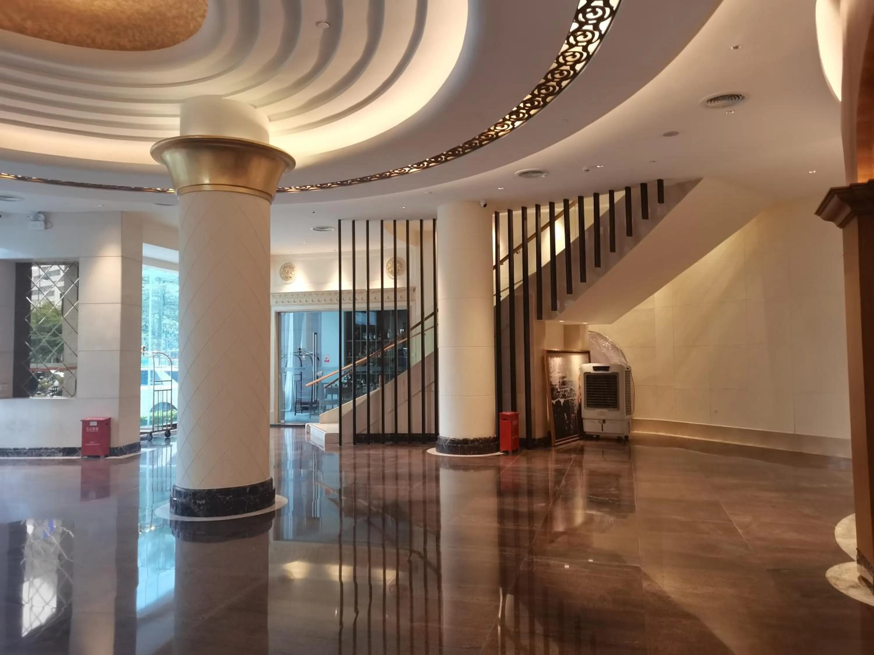 Lobby or reception in Shenzhen Shanghai Hotel