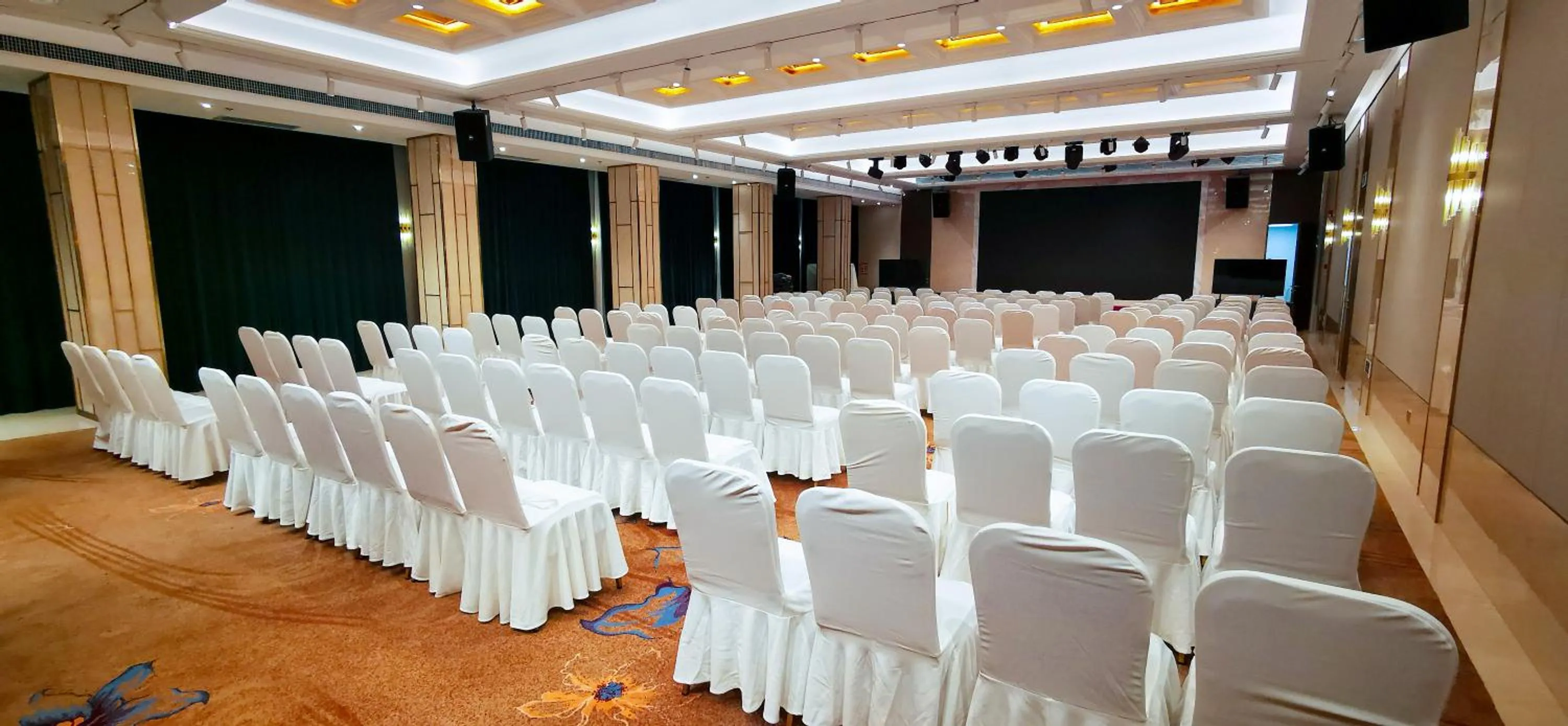 Meeting/conference room in Shenzhen Shanghai Hotel