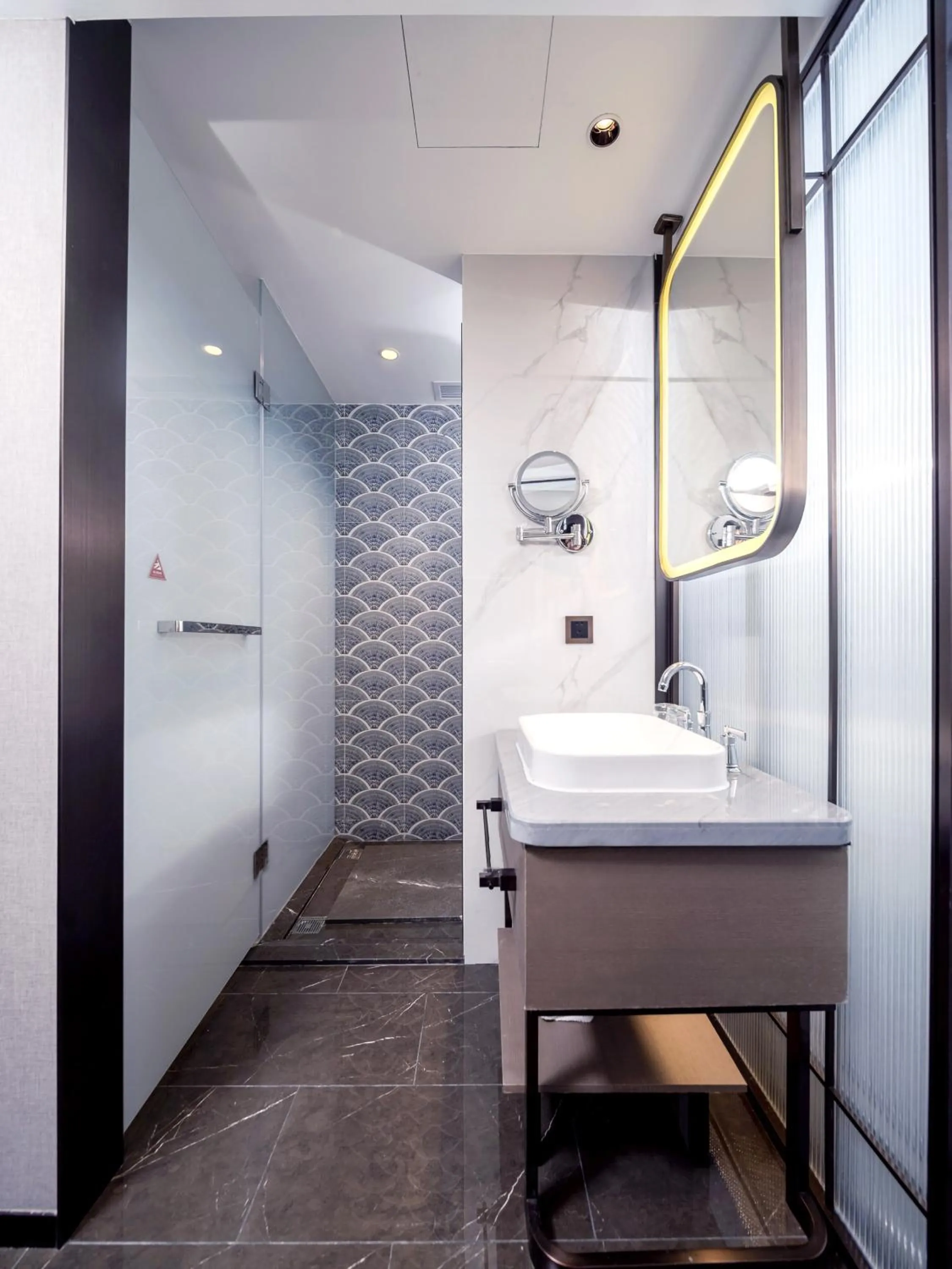 Bathroom in Shenzhen Shanghai Hotel