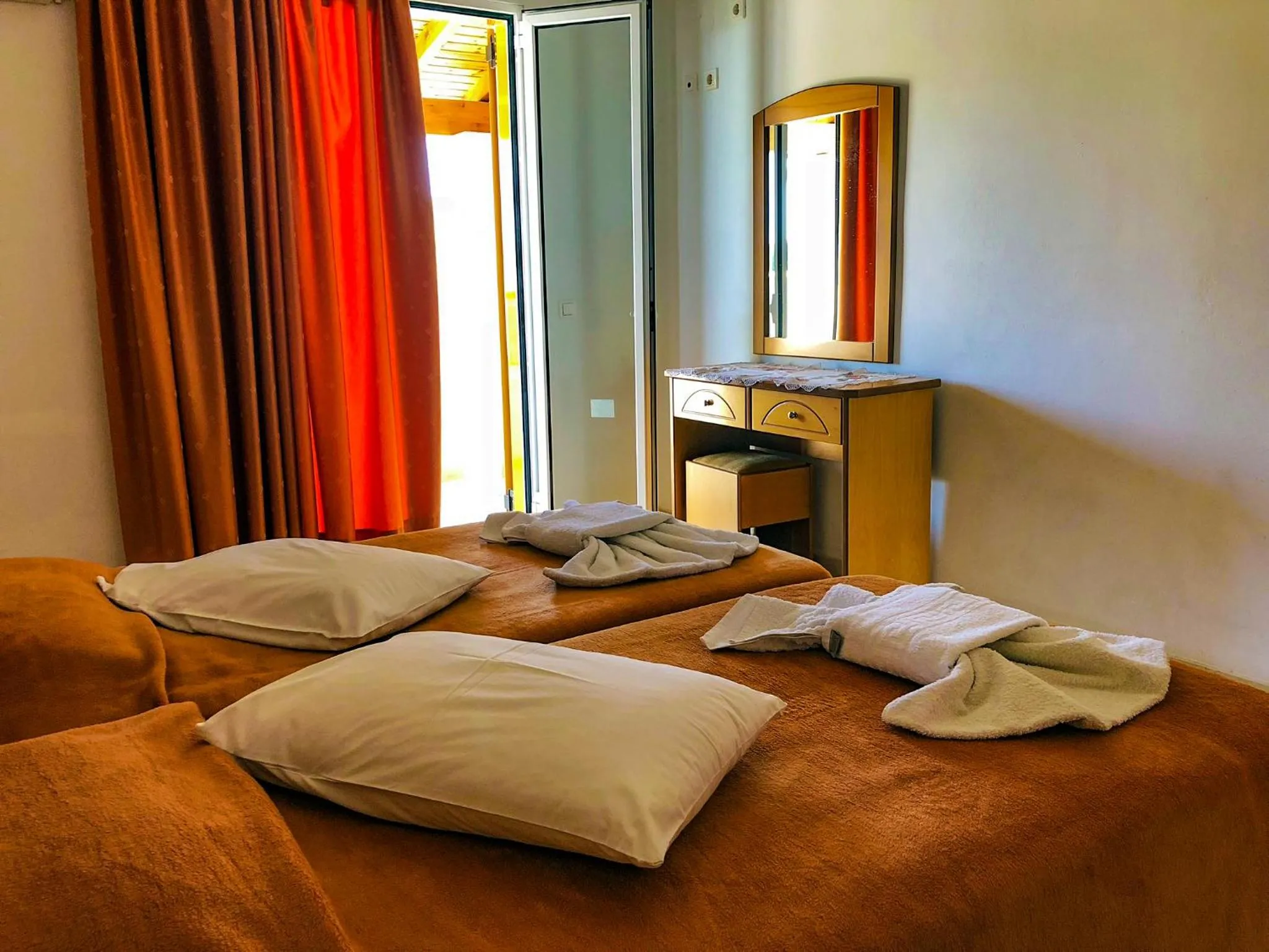 Bed in Tria Adelphia