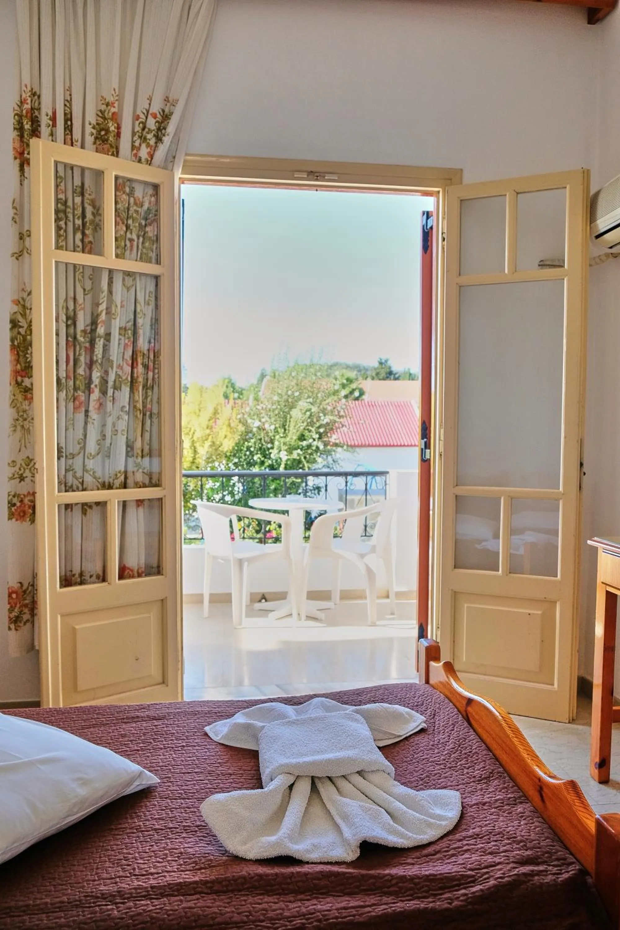 Bedroom, Bed in Tria Adelphia