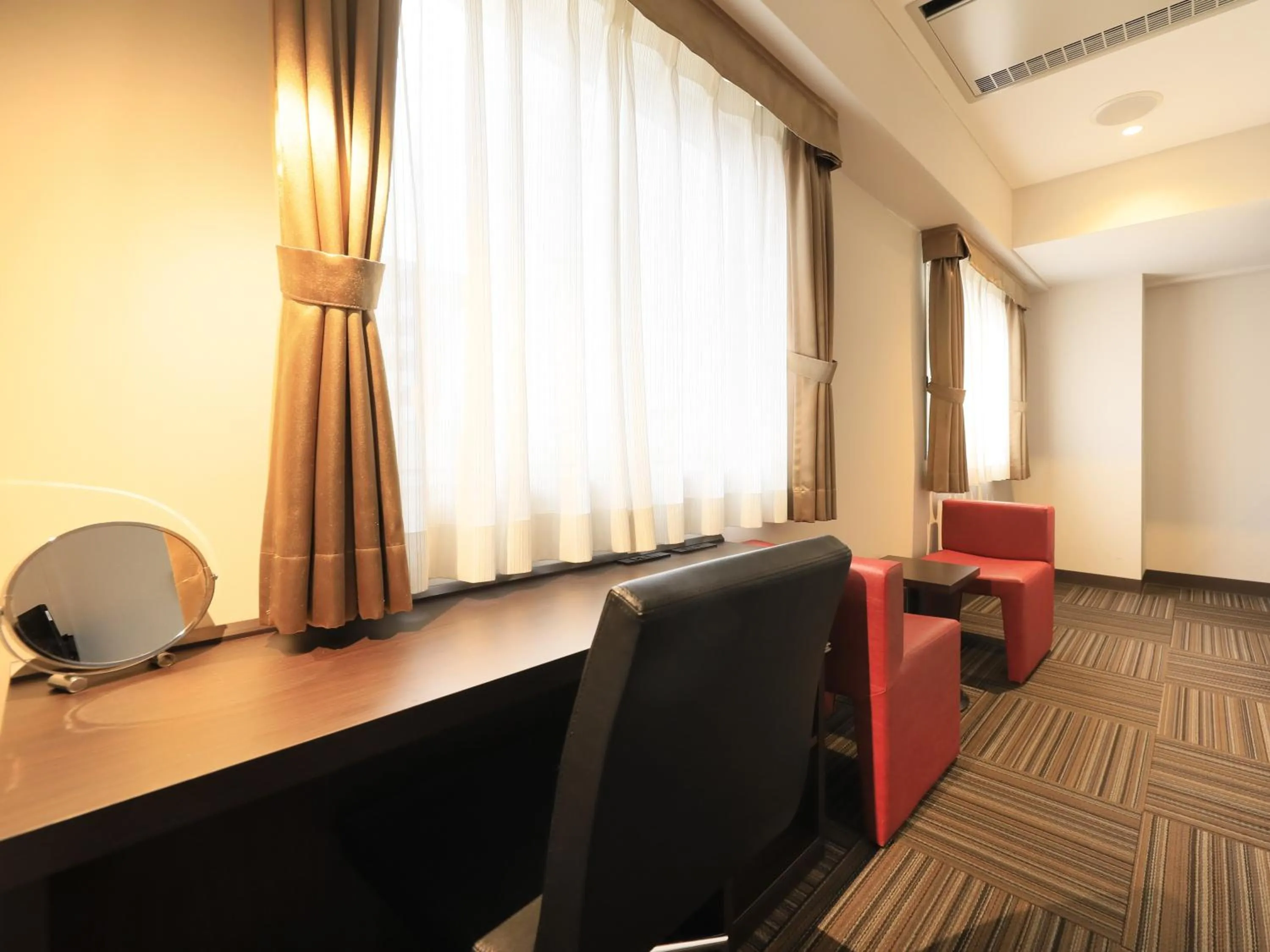 Seating area in Atsugi Urban Hotel