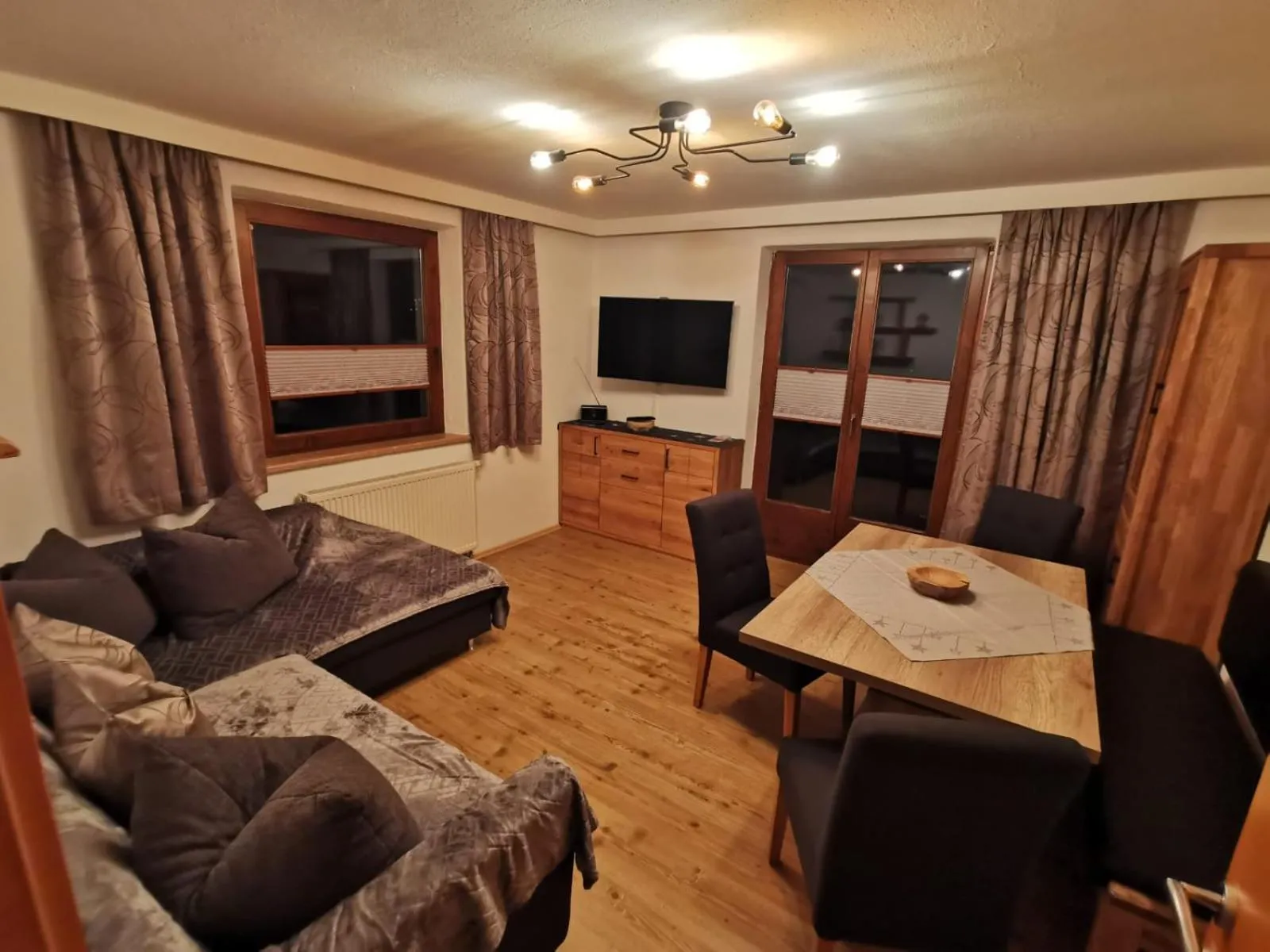 TV and multimedia, Bed in APPARTEMENT EBERHARTER Conny