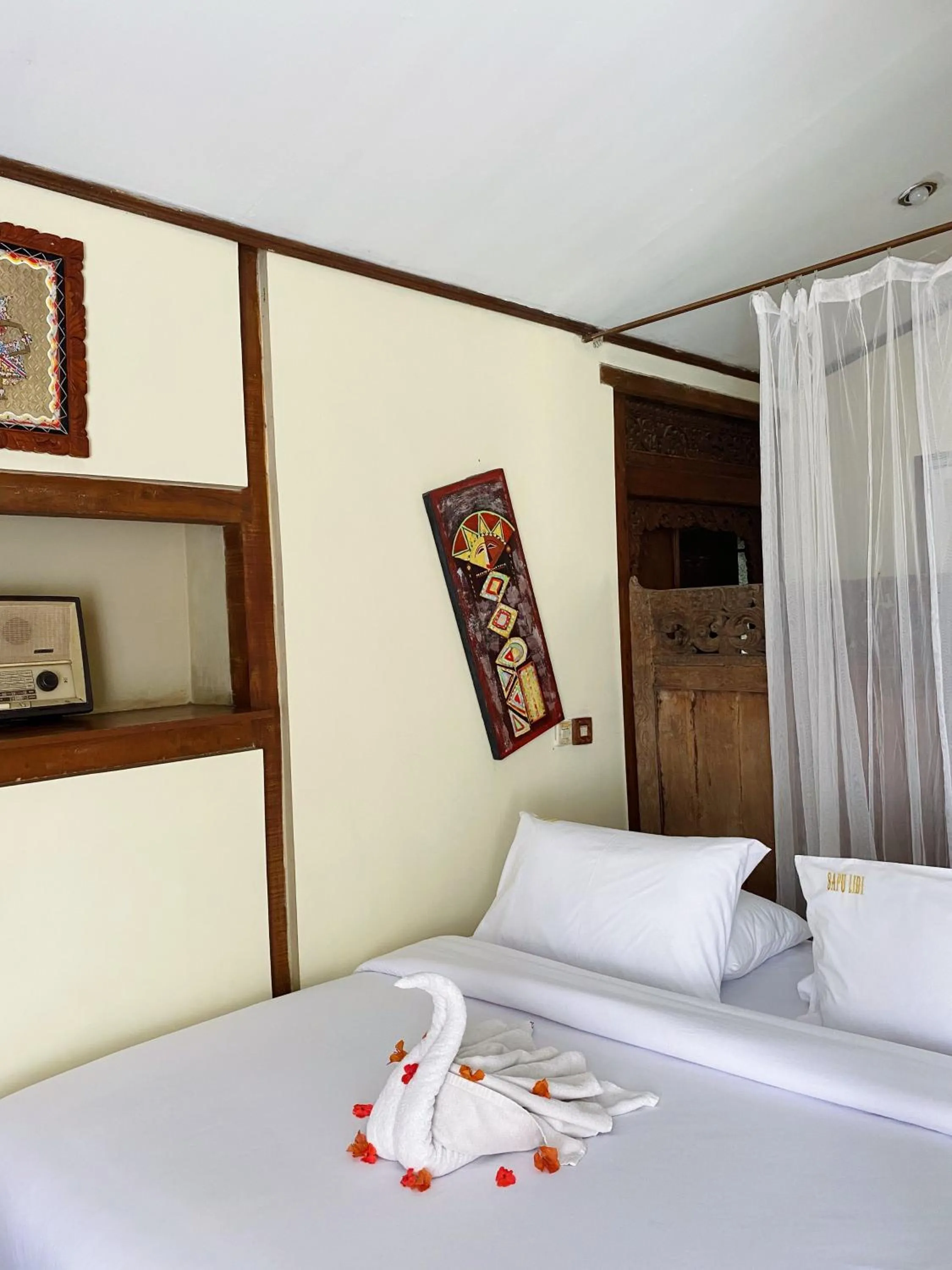 Bed in Sapulidi Cafe, Gallery & Resort
