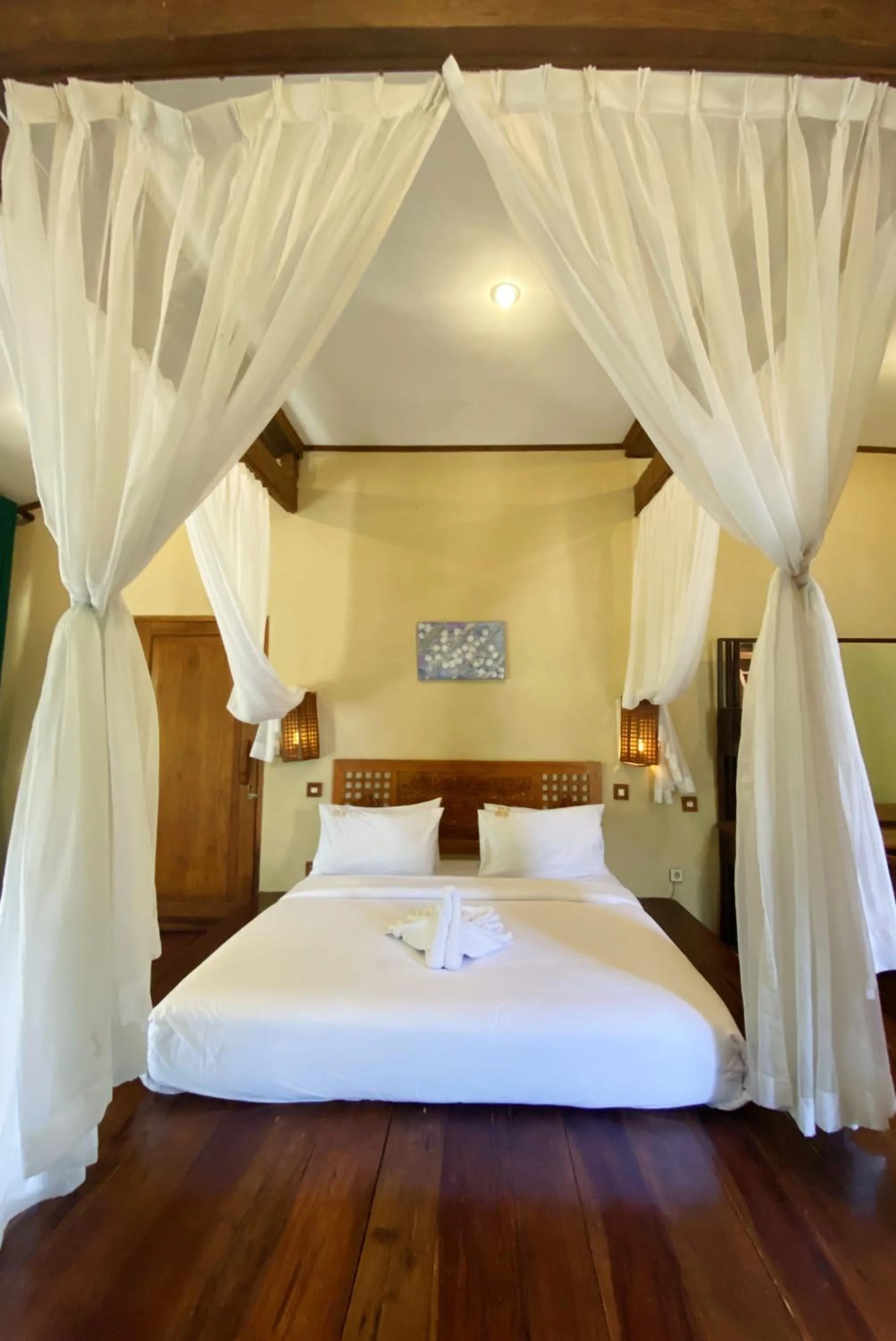 Bed in Sapulidi Cafe, Gallery & Resort