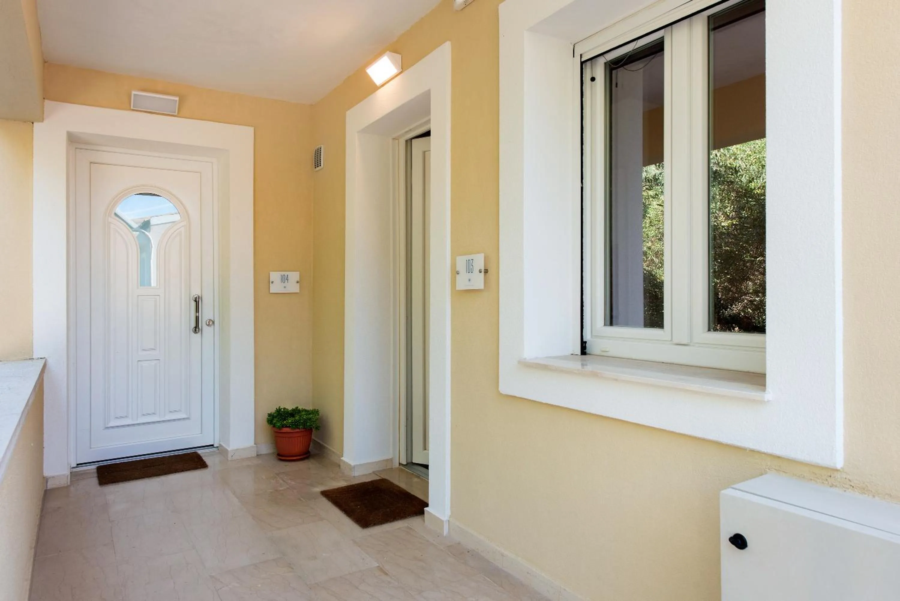 Krouzeri Beach Apartments